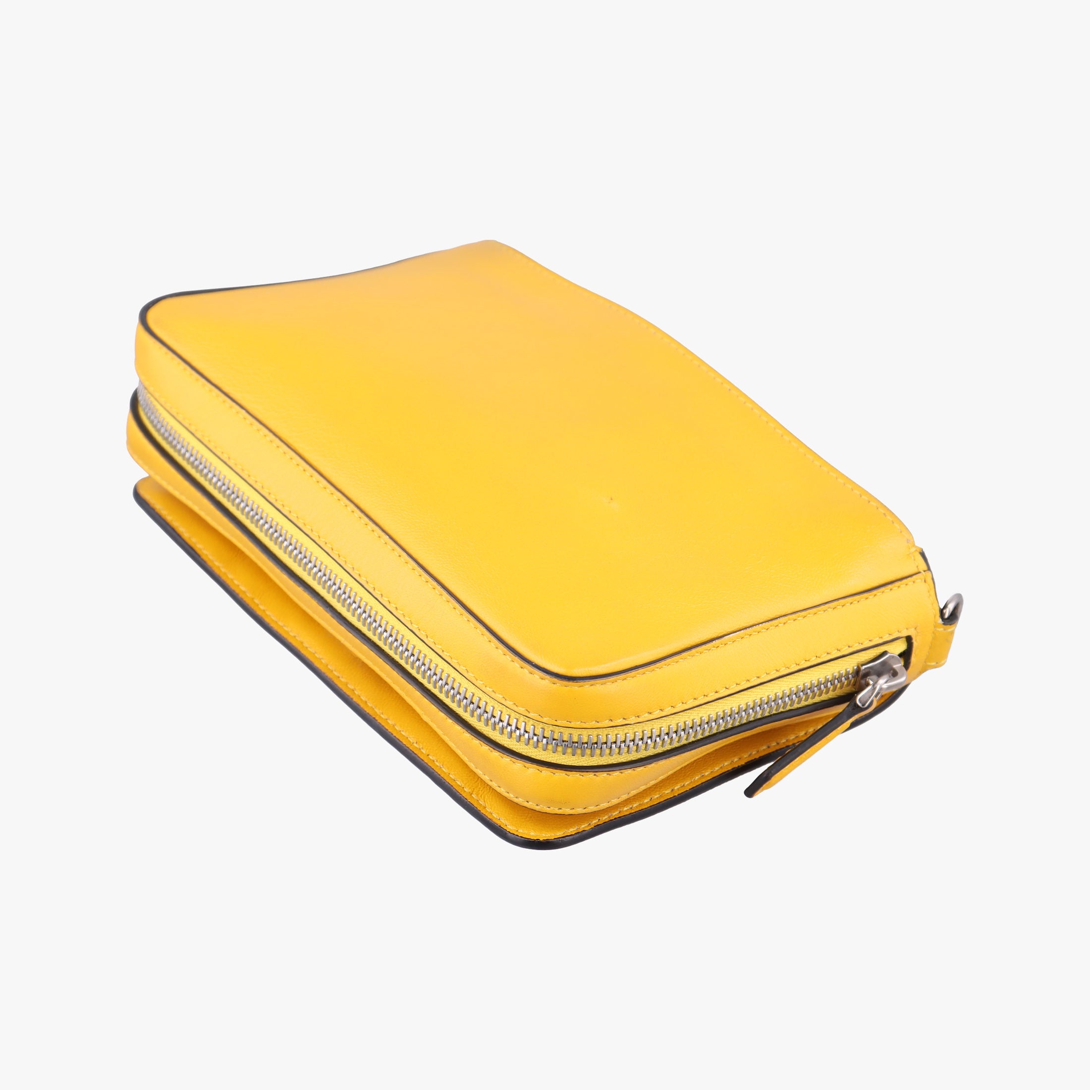 Pre-owned Fendi Flap Expand Yellow Leather 7M0299 shoulderbag | stylenewstar