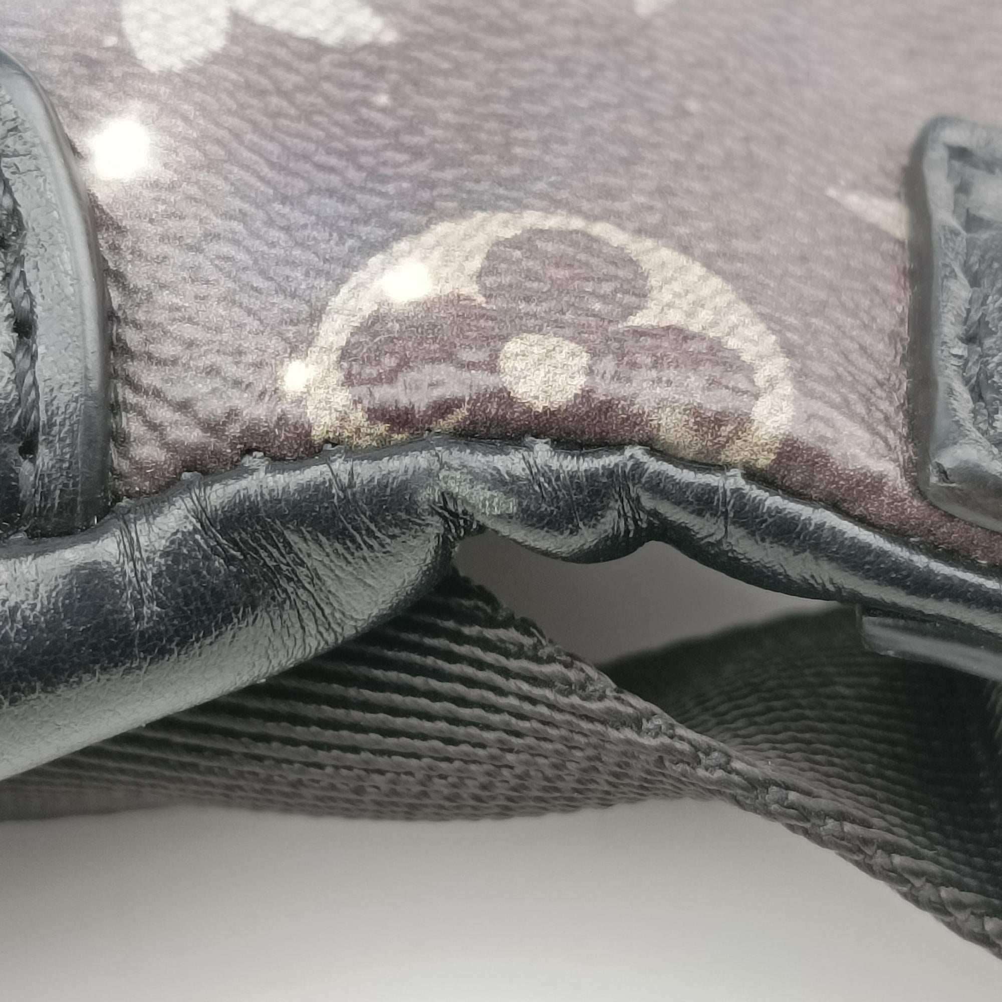 Pre-owned Louis Vuitton Discovery Black×multicolor Monogram Galaxy M44444 bum bag/waist bag | stylenewstar