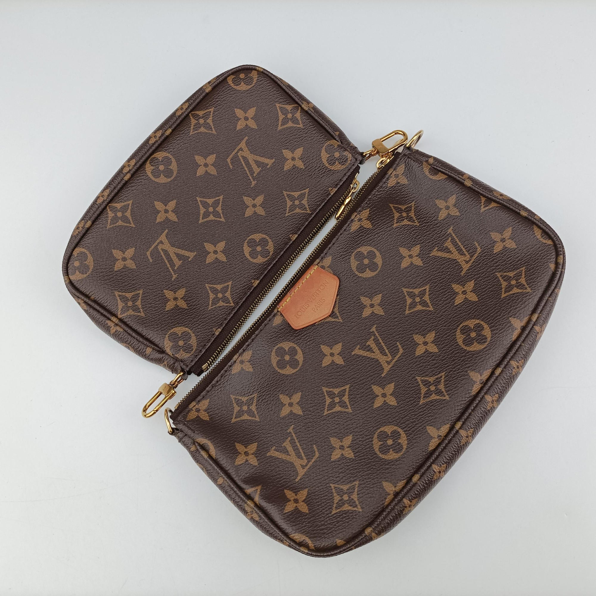 Secondhand Louis Vuitton MULTI POCHETTE ACCESSOIRES MARRON×ROSE CLAIRE Monogram Canvas M44840 shoulderbag | stylenewstar