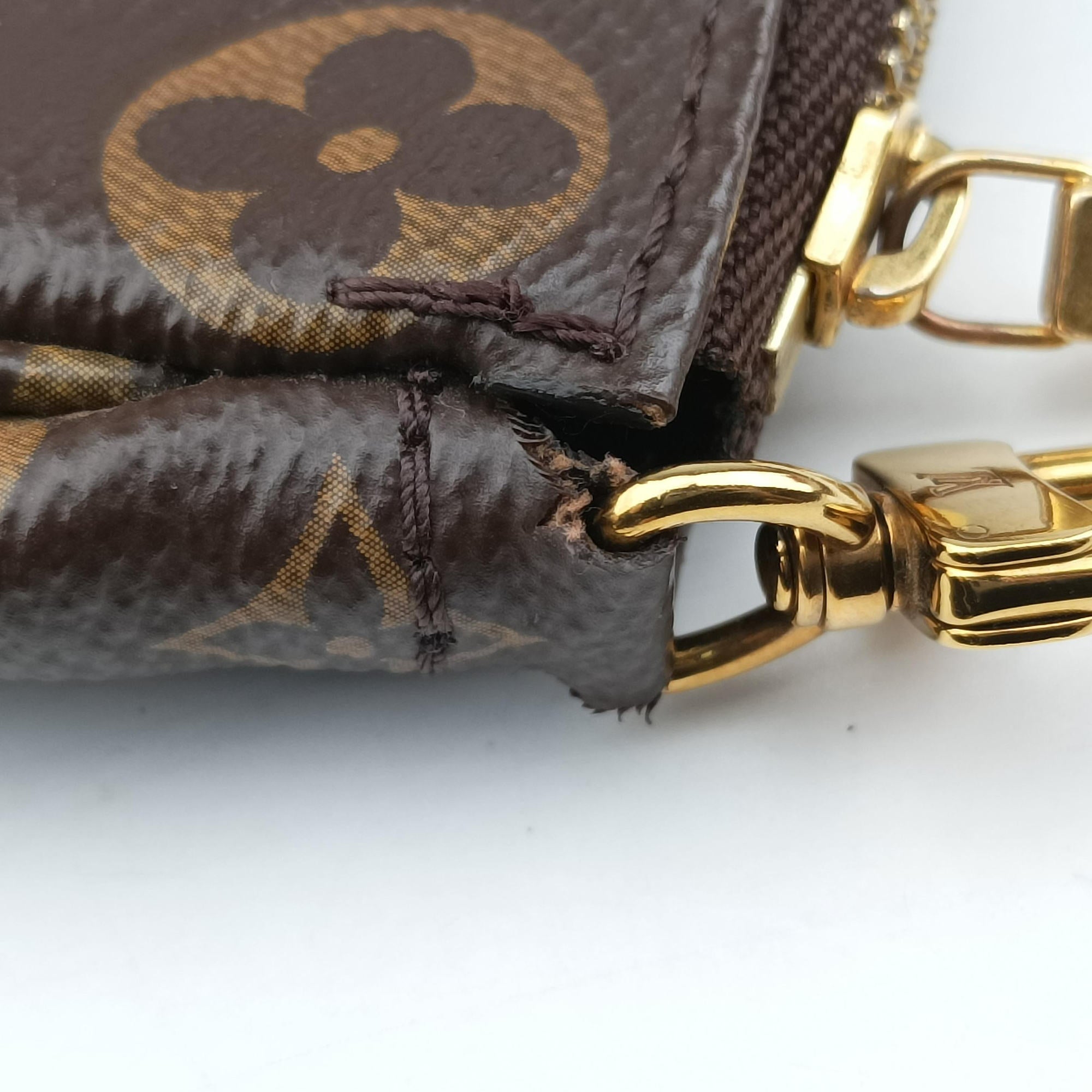 Secondhand Louis Vuitton MULTI POCHETTE ACCESSOIRES MARRON×ROSE CLAIRE Monogram Canvas M44840 shoulderbag | stylenewstar