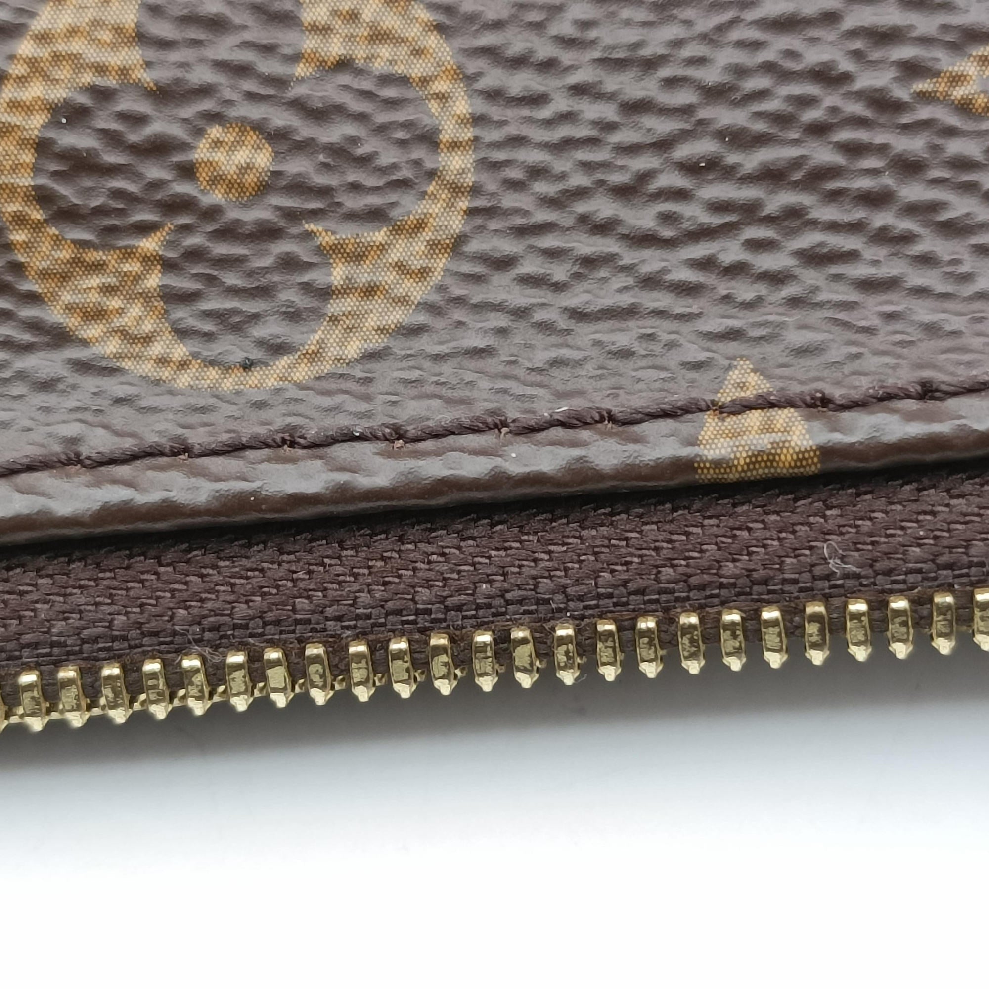 Secondhand Louis Vuitton MULTI POCHETTE ACCESSOIRES MARRON×ROSE CLAIRE Monogram Canvas M44840 shoulderbag | stylenewstar
