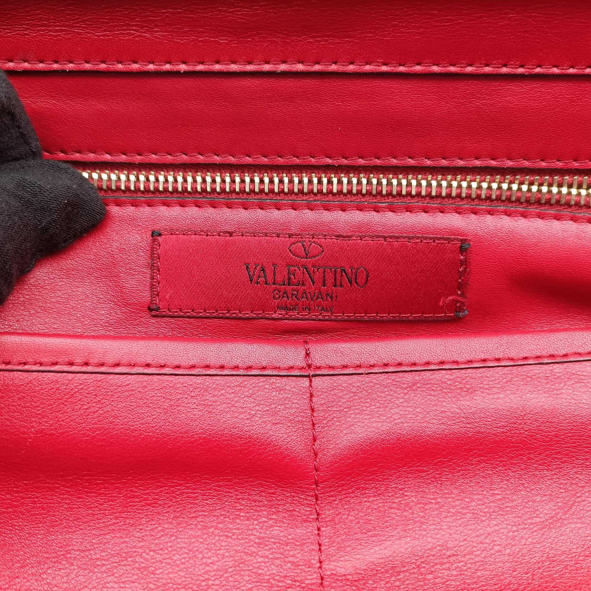 Pre-owned Valentino Rockstud Red Leather  shoulderbag | stylenewstar