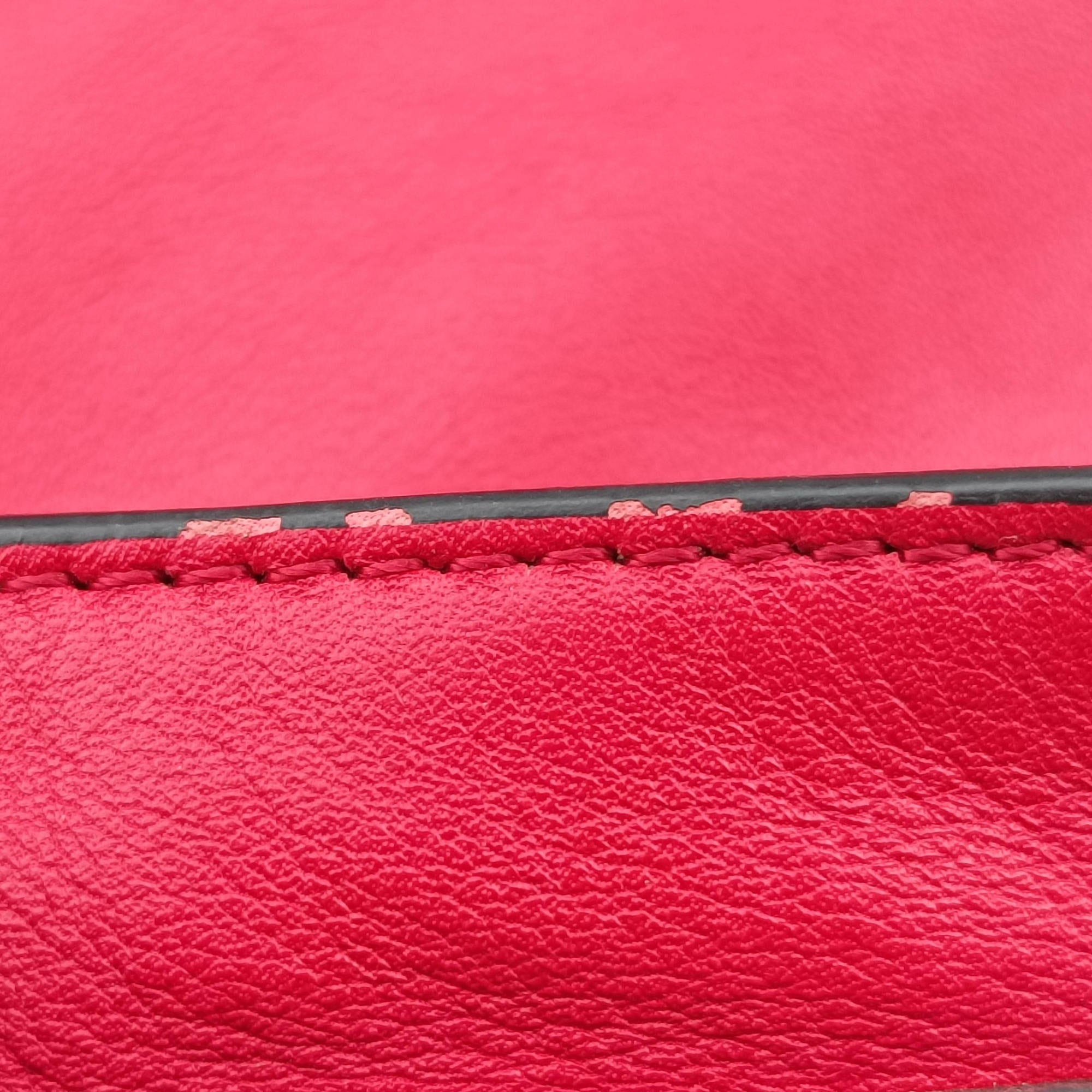 Pre-owned Valentino Rockstud Red Leather  shoulderbag | stylenewstar