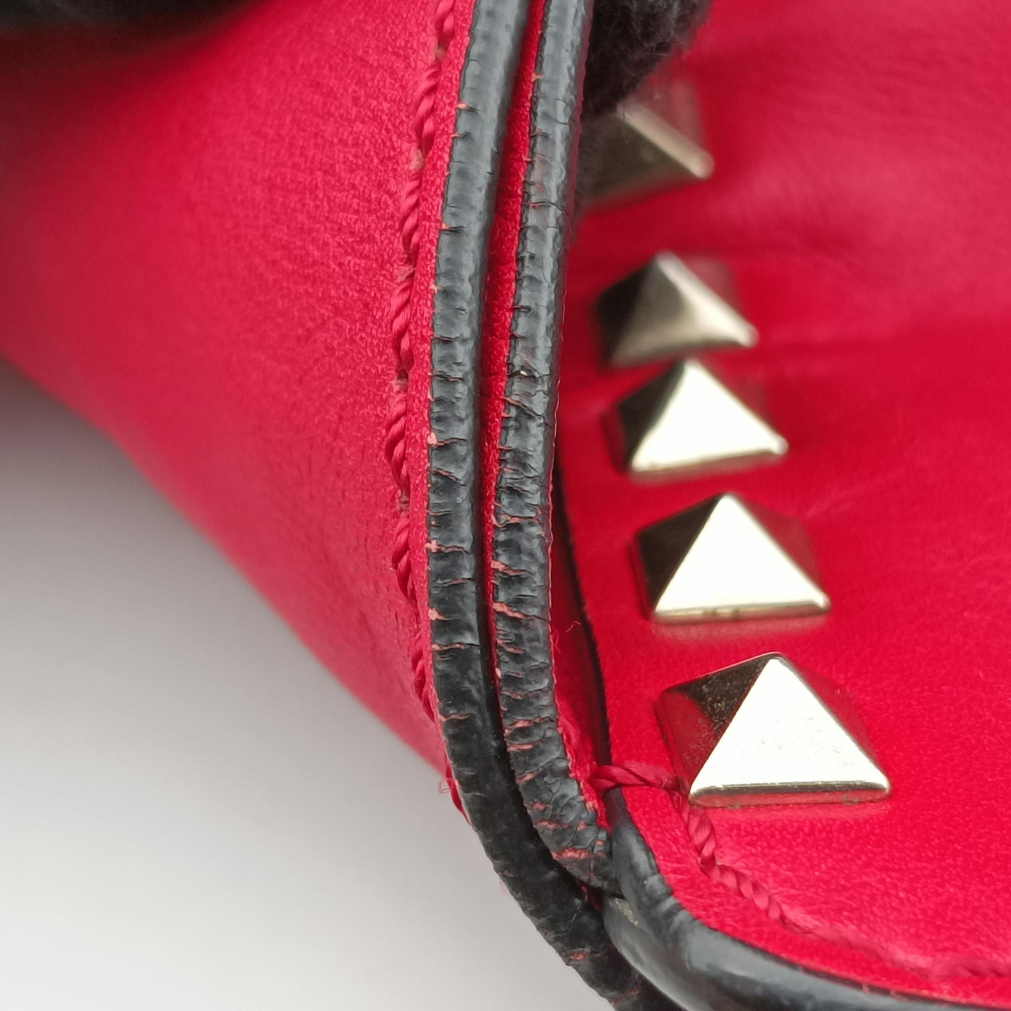 Pre-owned Valentino Rockstud Red Leather  shoulderbag | stylenewstar