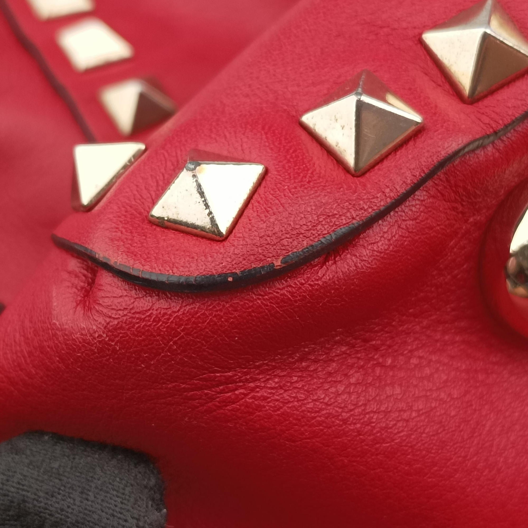 Pre-owned Valentino Rockstud Red Leather  shoulderbag | stylenewstar