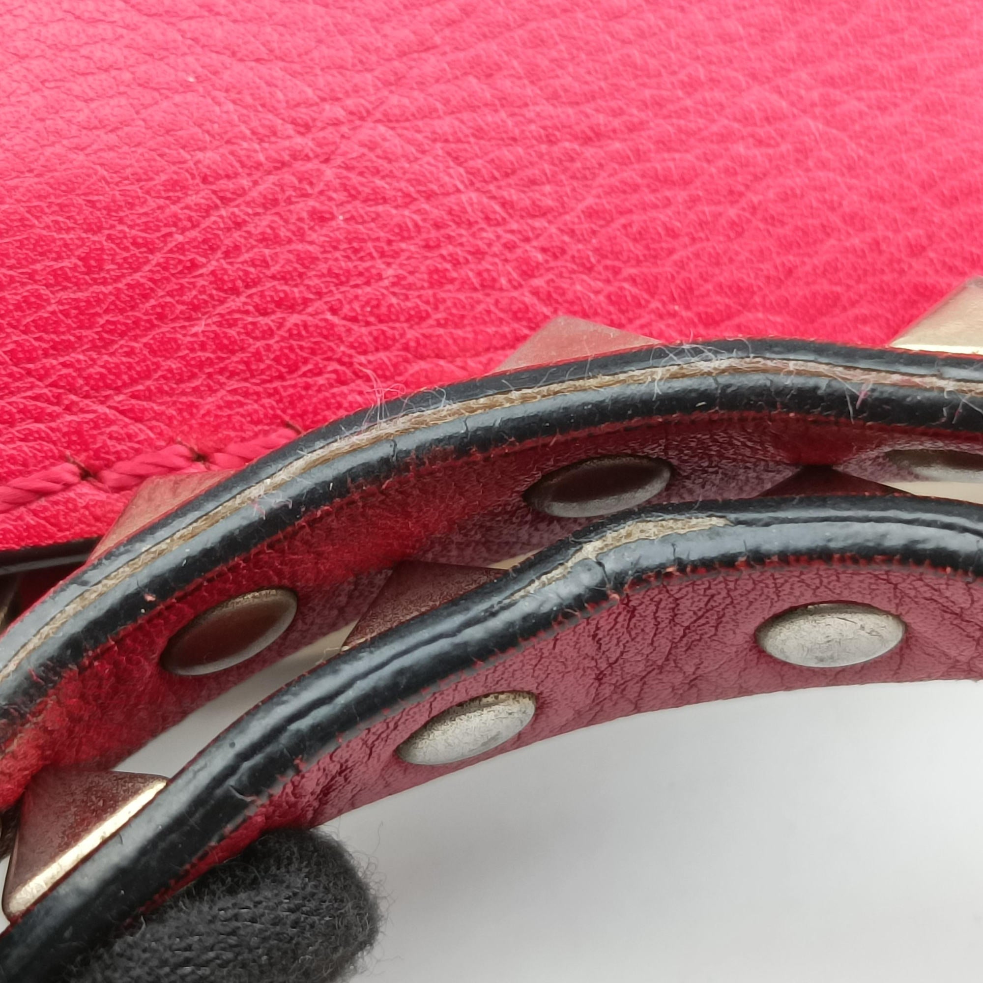 Pre-owned Valentino Rockstud Red Leather  shoulderbag | stylenewstar