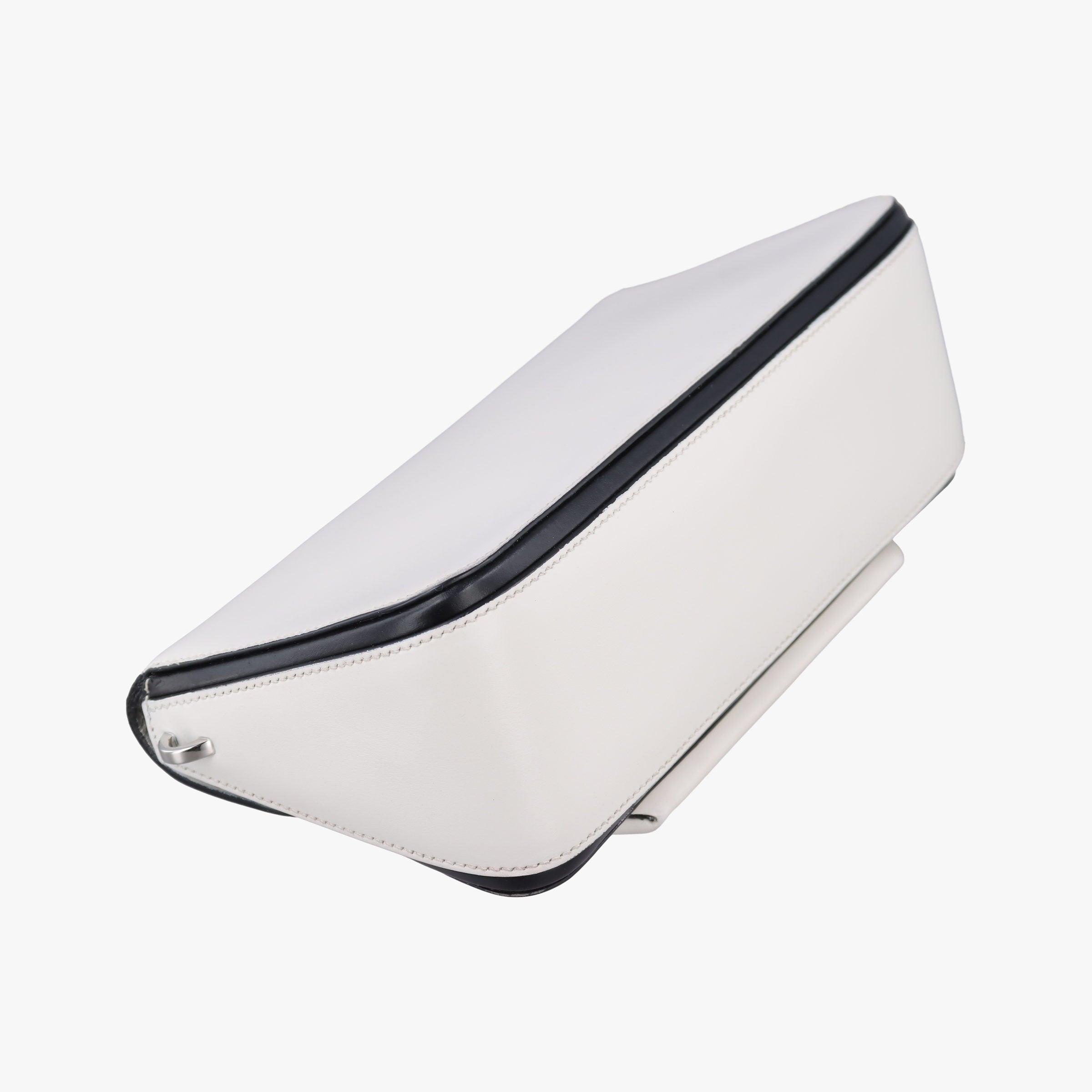 Vintage Prada Manuelle White Leather  handbag | stylenewstar