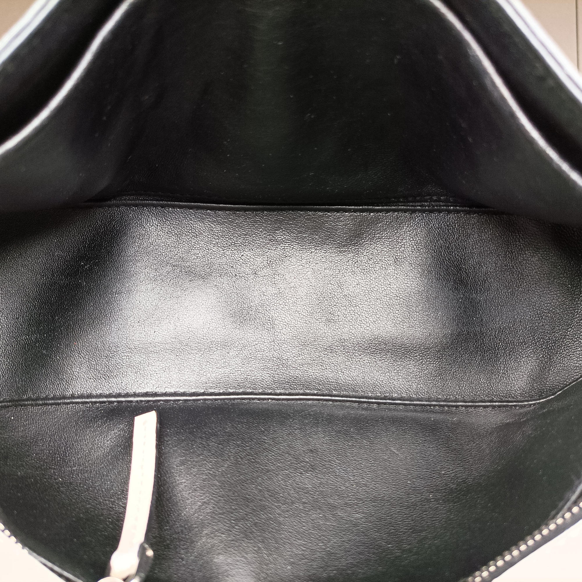Vintage Prada Manuelle White Leather  handbag | stylenewstar