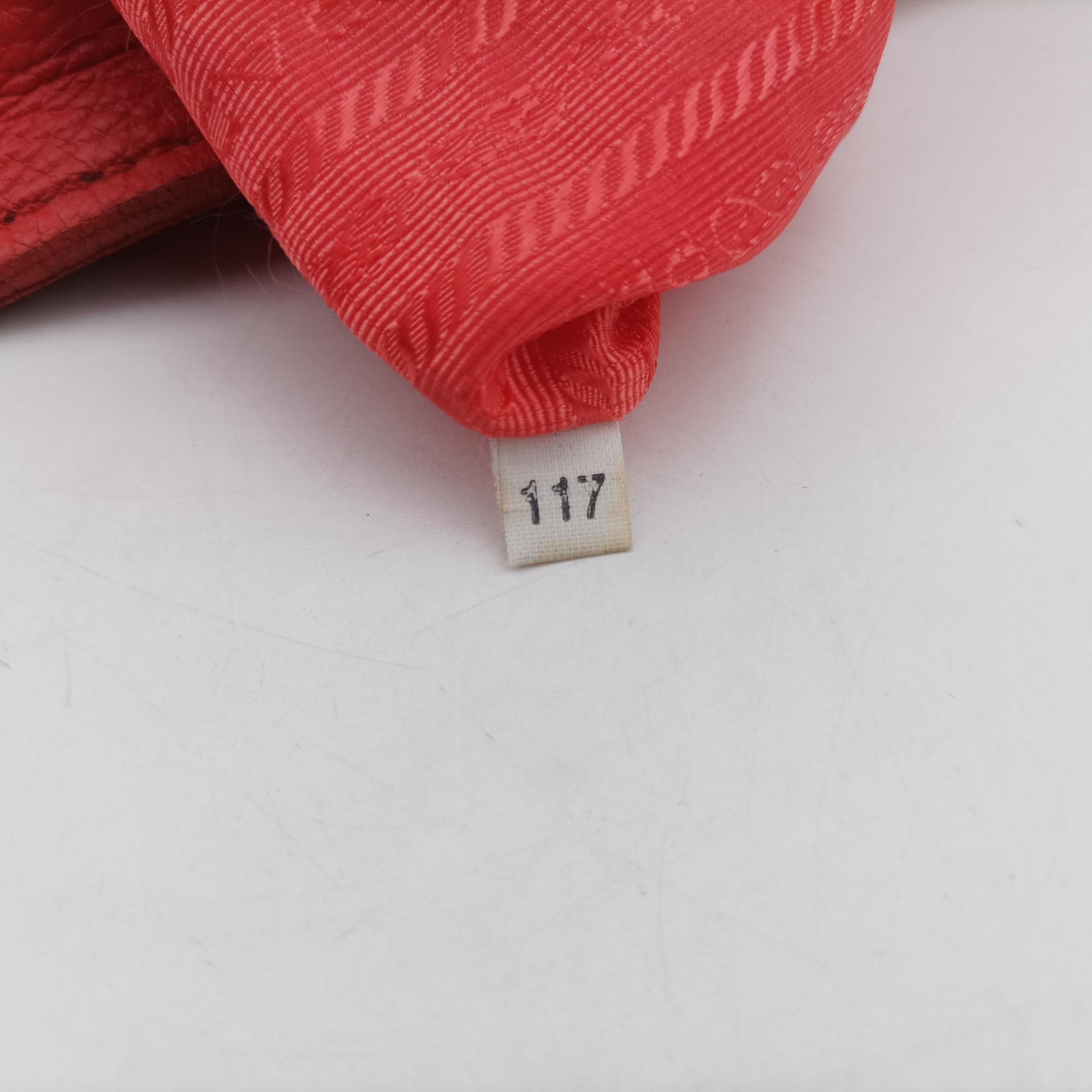 Pre-owned Prada Turquoise New Look Panier Red Leather  shoulderbag | stylenewstar