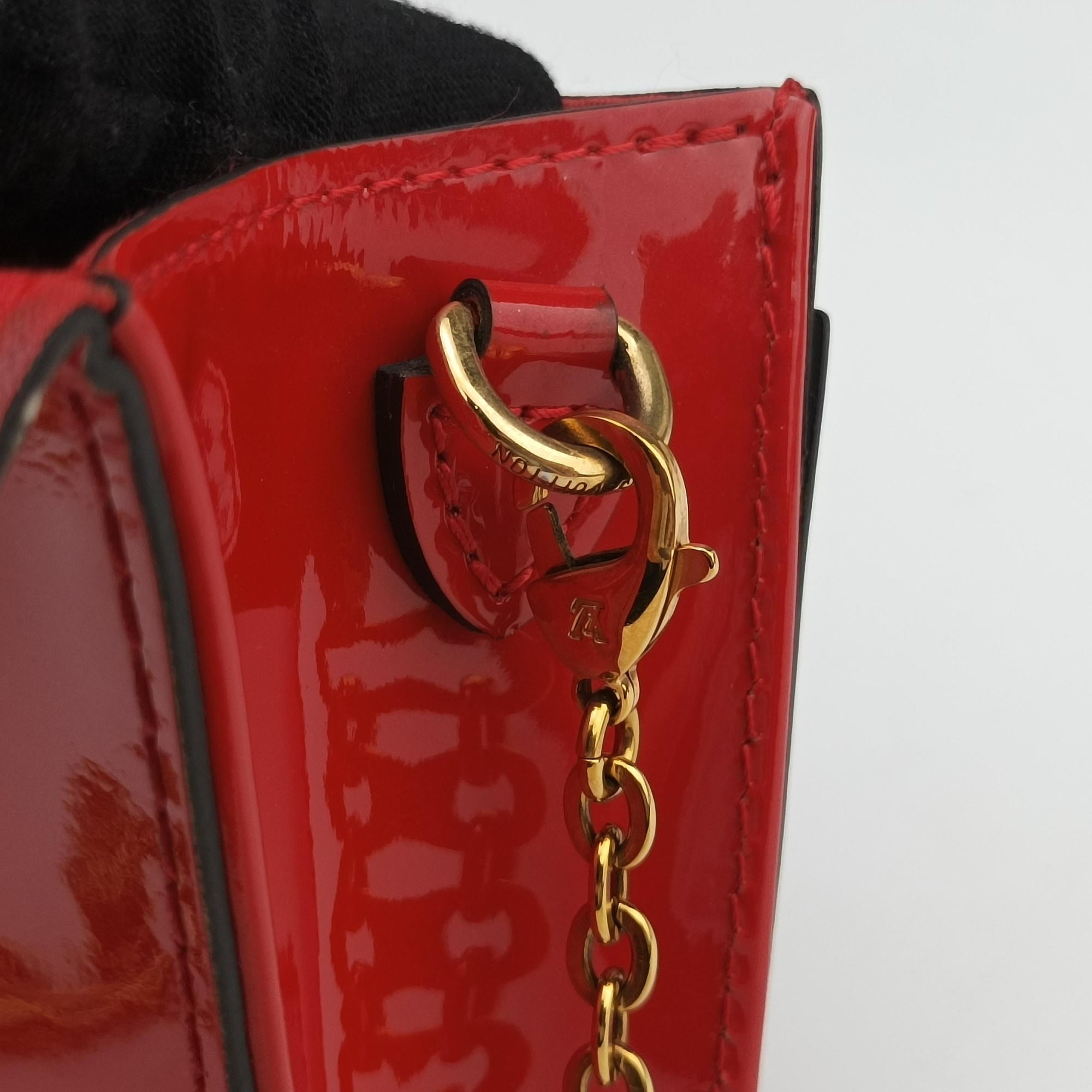 Secondhand Louis Vuitton Louise PM CERISE Vernis M64550 shoulderbag | stylenewstar
