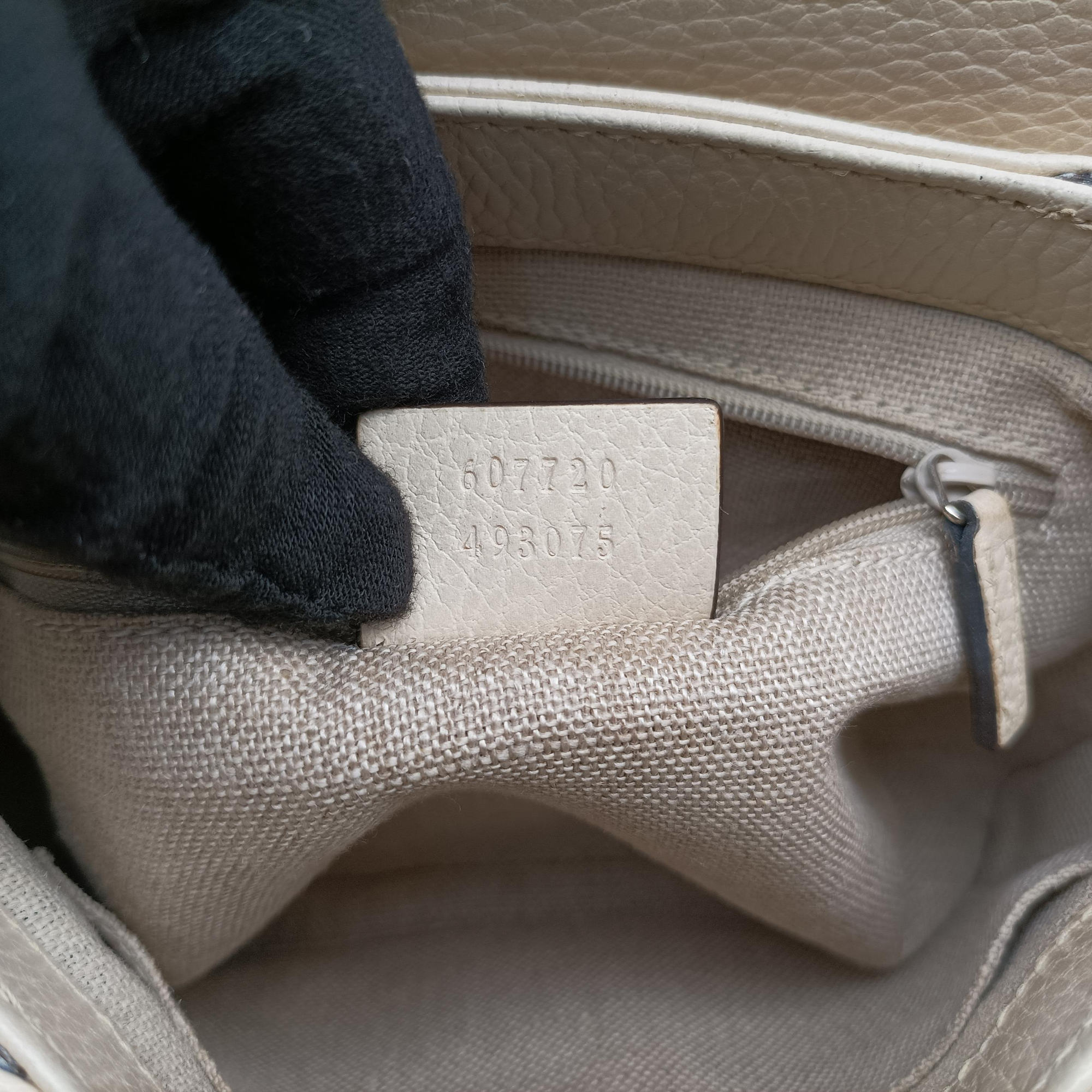 Pre-owned Gucci Interlocking G White Leather 607720 shoulderbag | stylenewstar