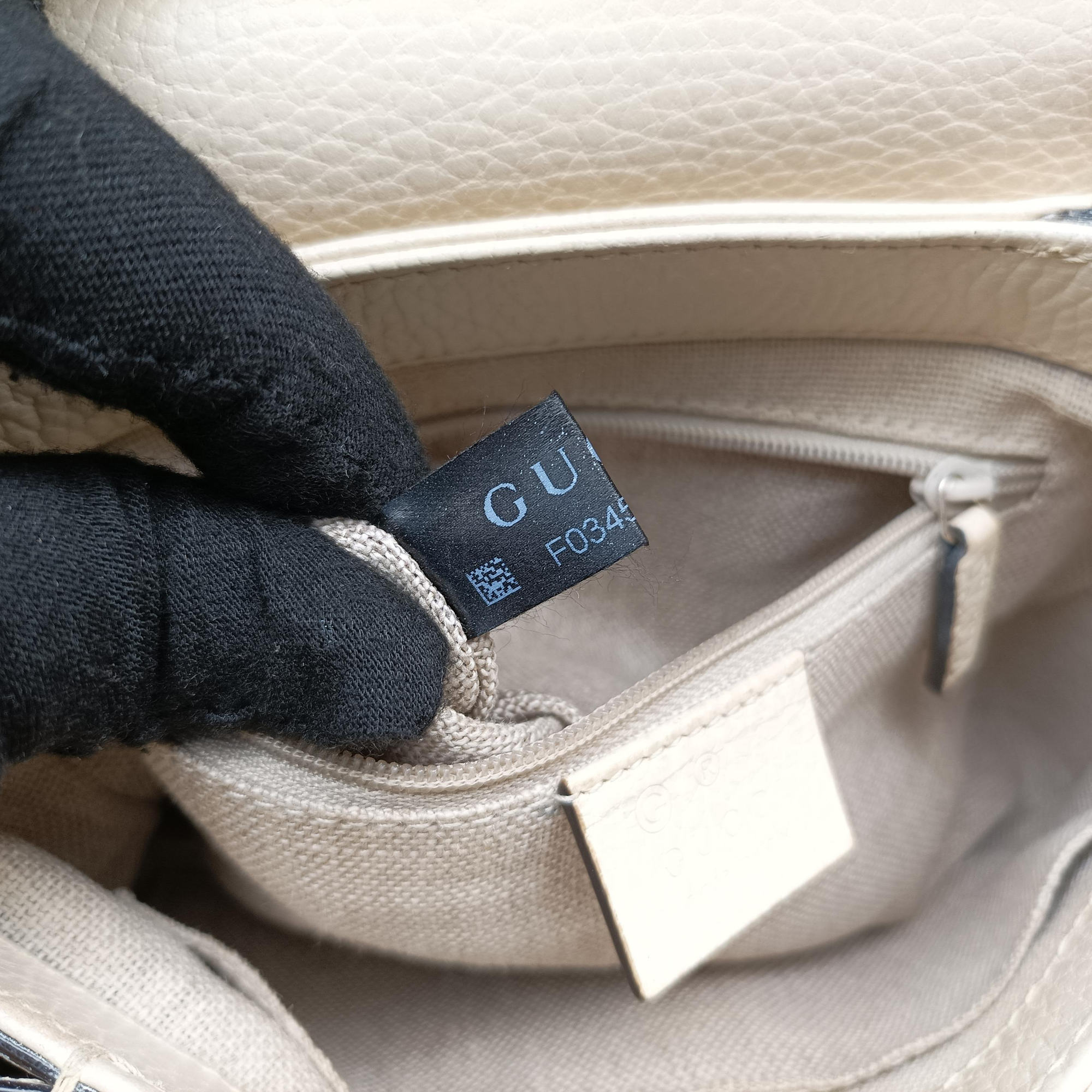 Pre-owned Gucci Interlocking G White Leather 607720 shoulderbag | stylenewstar