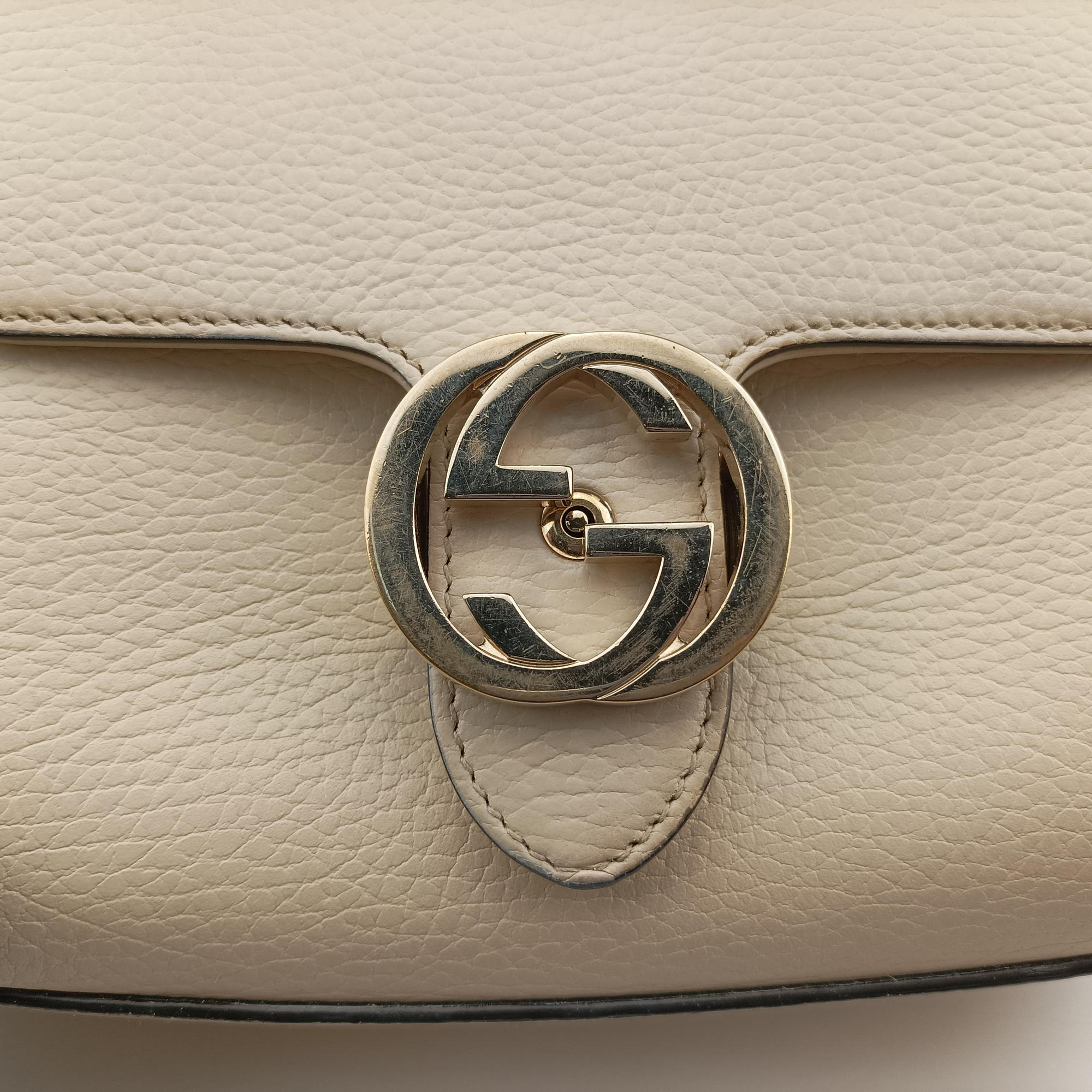 Pre-owned Gucci Interlocking G White Leather 607720 shoulderbag | stylenewstar