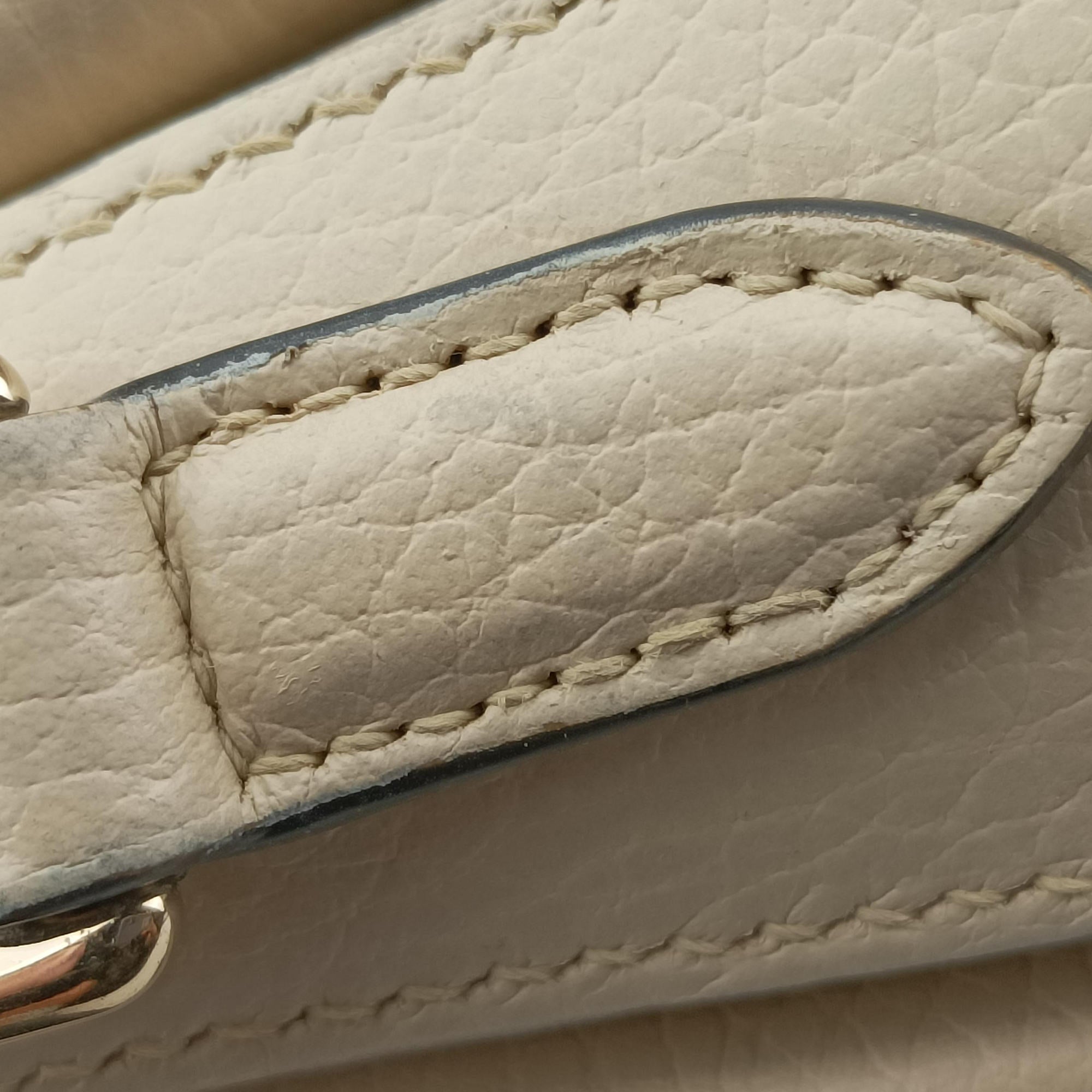 Pre-owned Gucci Interlocking G White Leather 607720 shoulderbag | stylenewstar