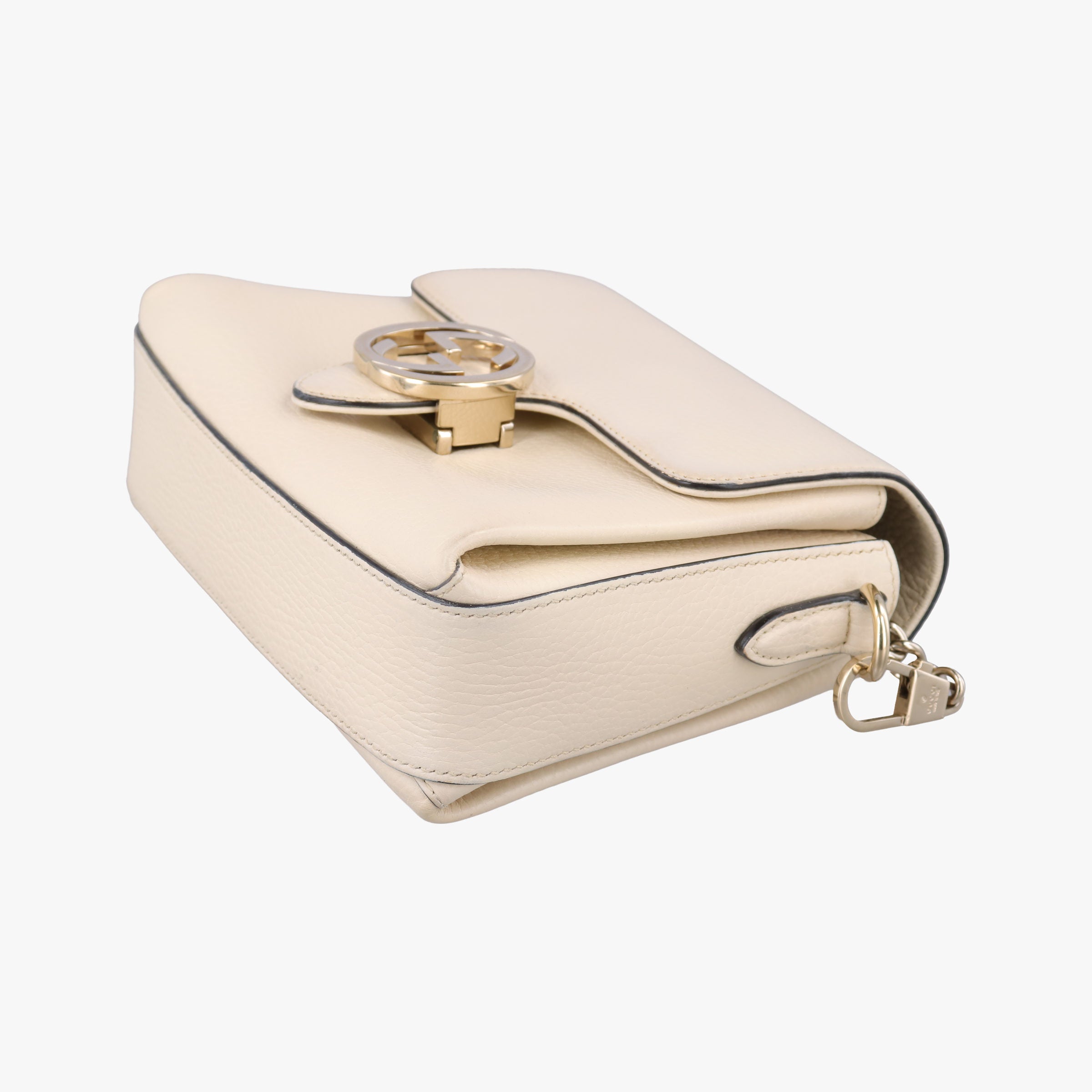 Pre-owned Gucci Interlocking G White Leather 607720 shoulderbag | stylenewstar