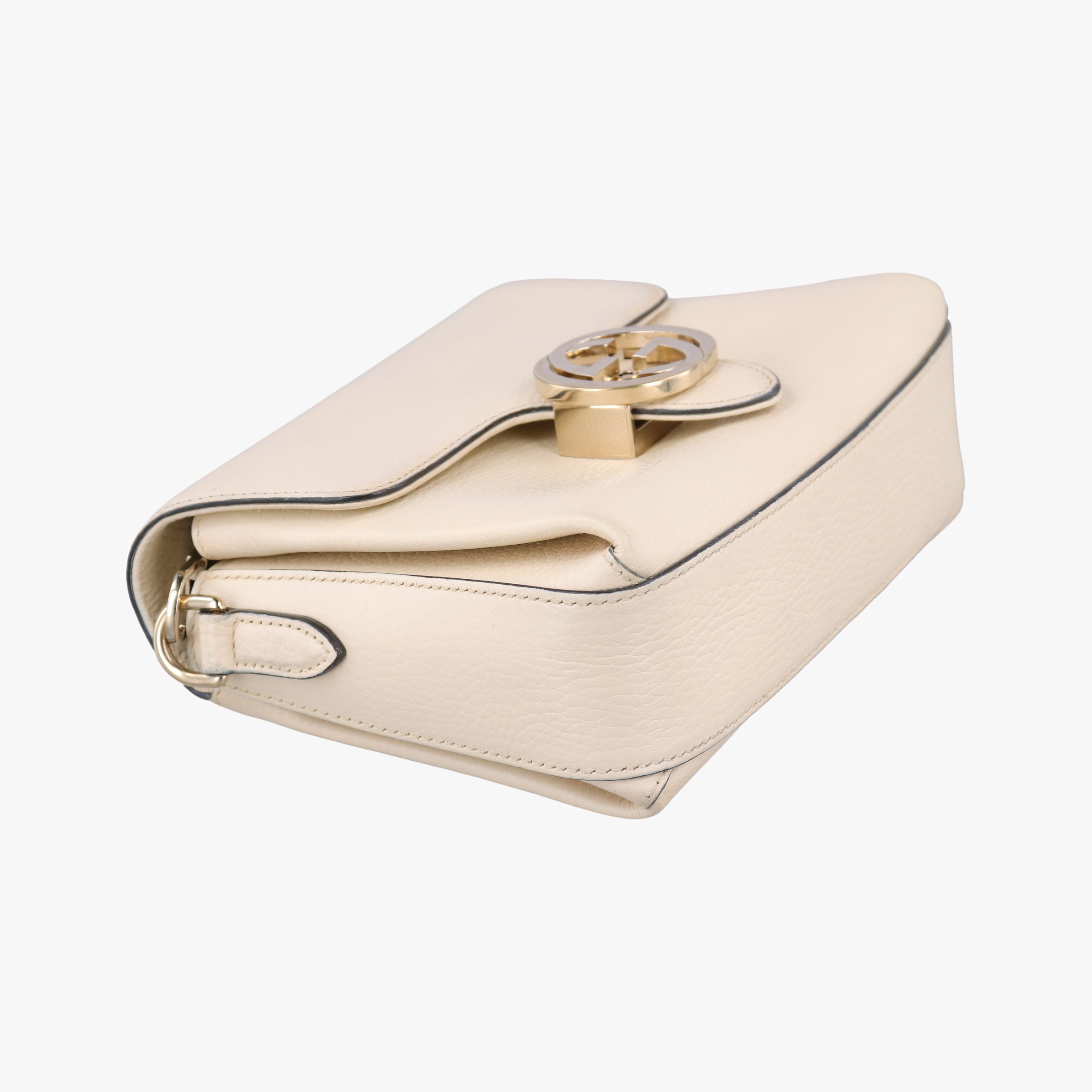 Pre-owned Gucci Interlocking G White Leather 607720 shoulderbag | stylenewstar