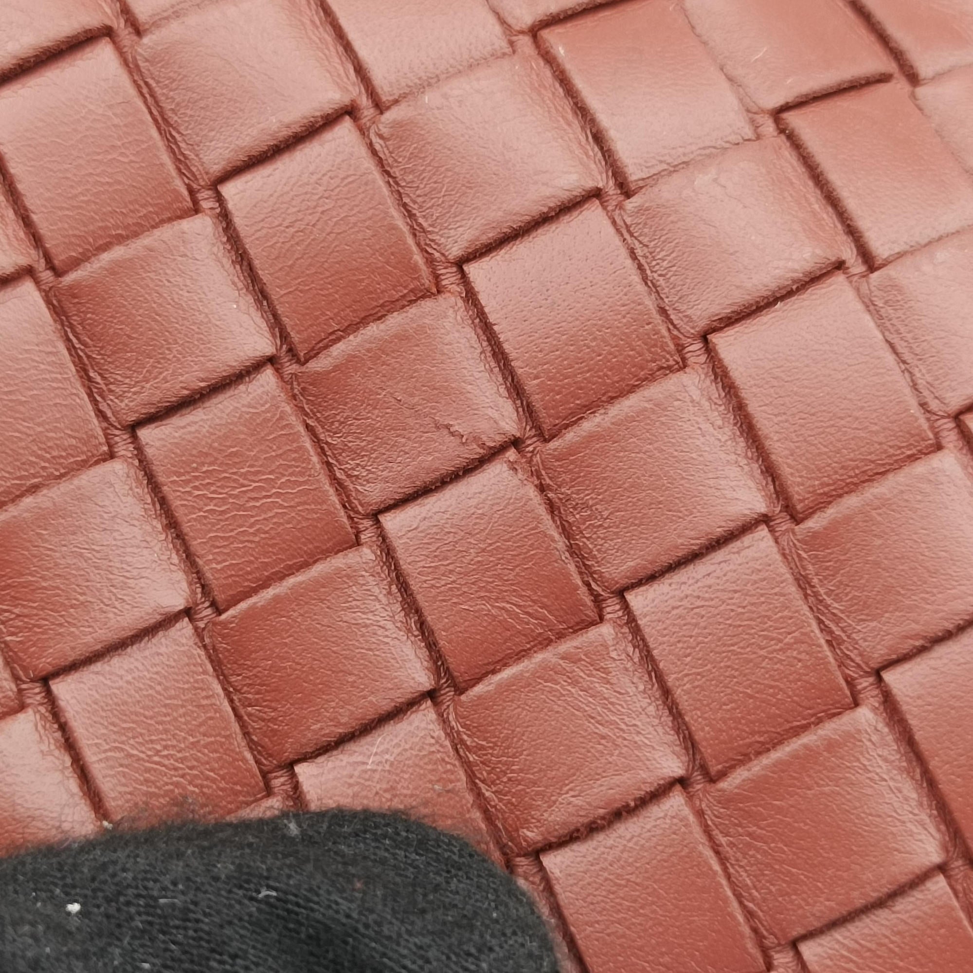 Pre-owned Bottega Veneta Intrecciato Red lambskin  shoulderbag | stylenewstar