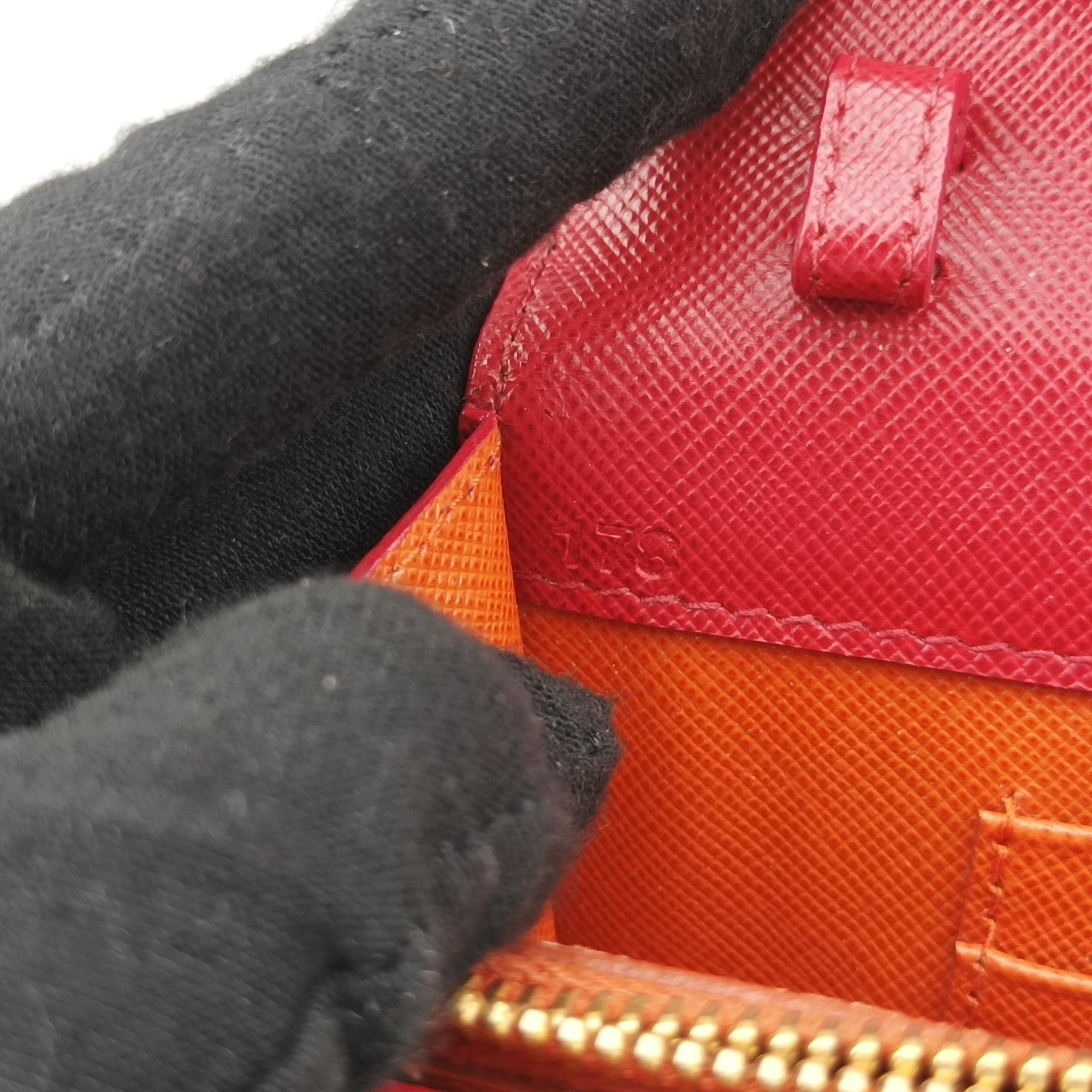Pre-owned Prada Envelope Red x Orange Saffiano Leather  shoulderbag | stylenewstar