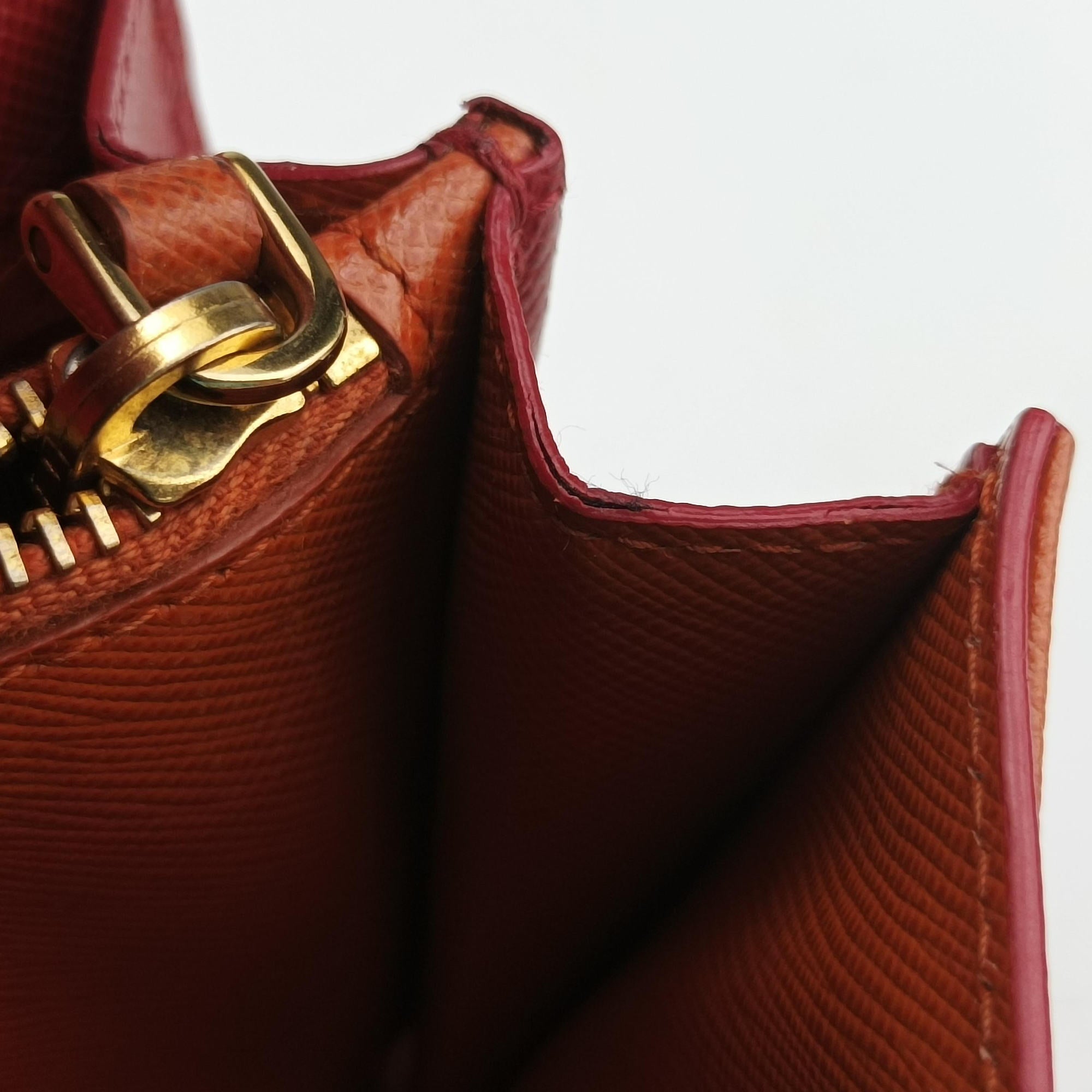 Pre-owned Prada Envelope Red x Orange Saffiano Leather  shoulderbag | stylenewstar