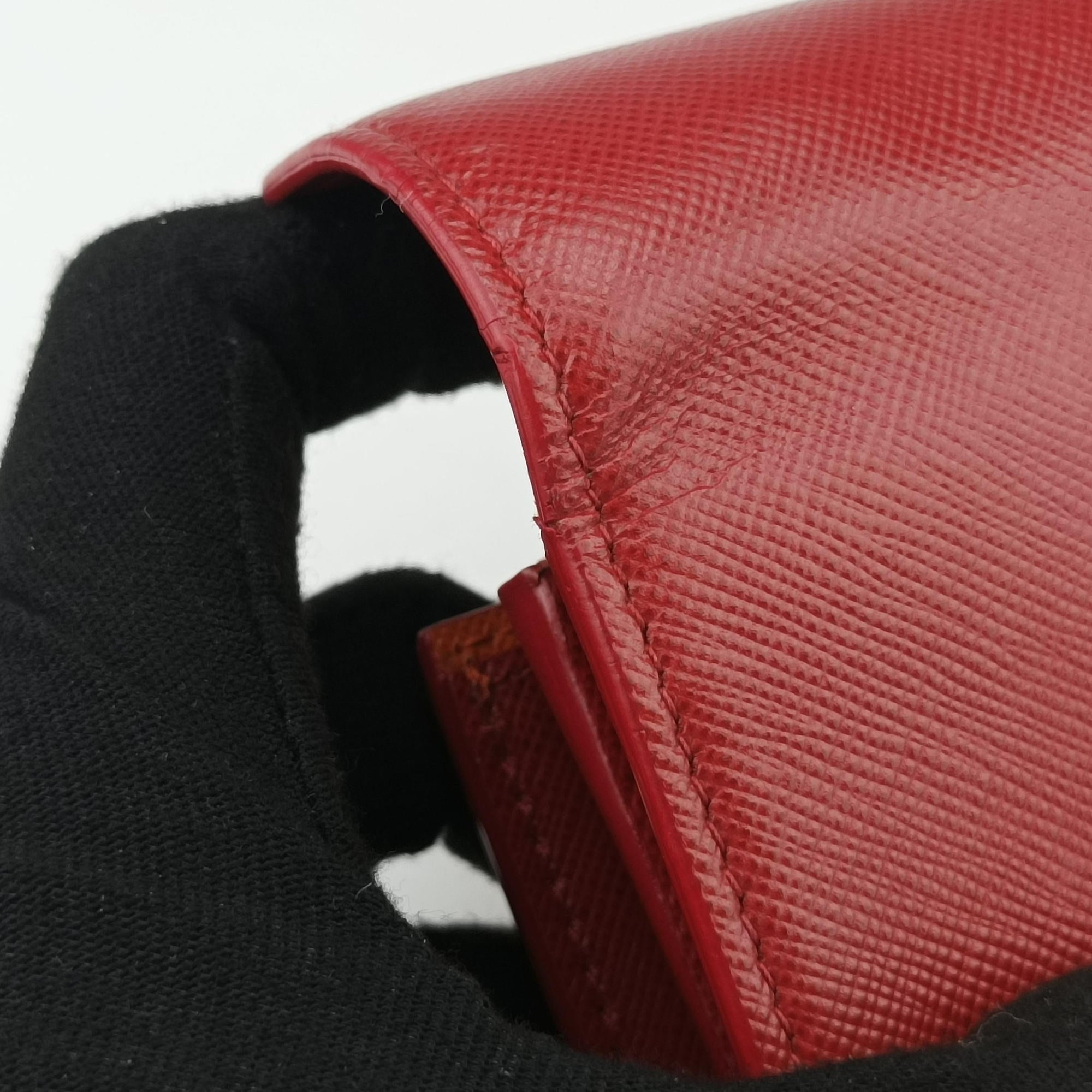 Pre-owned Prada Envelope Red x Orange Saffiano Leather  shoulderbag | stylenewstar