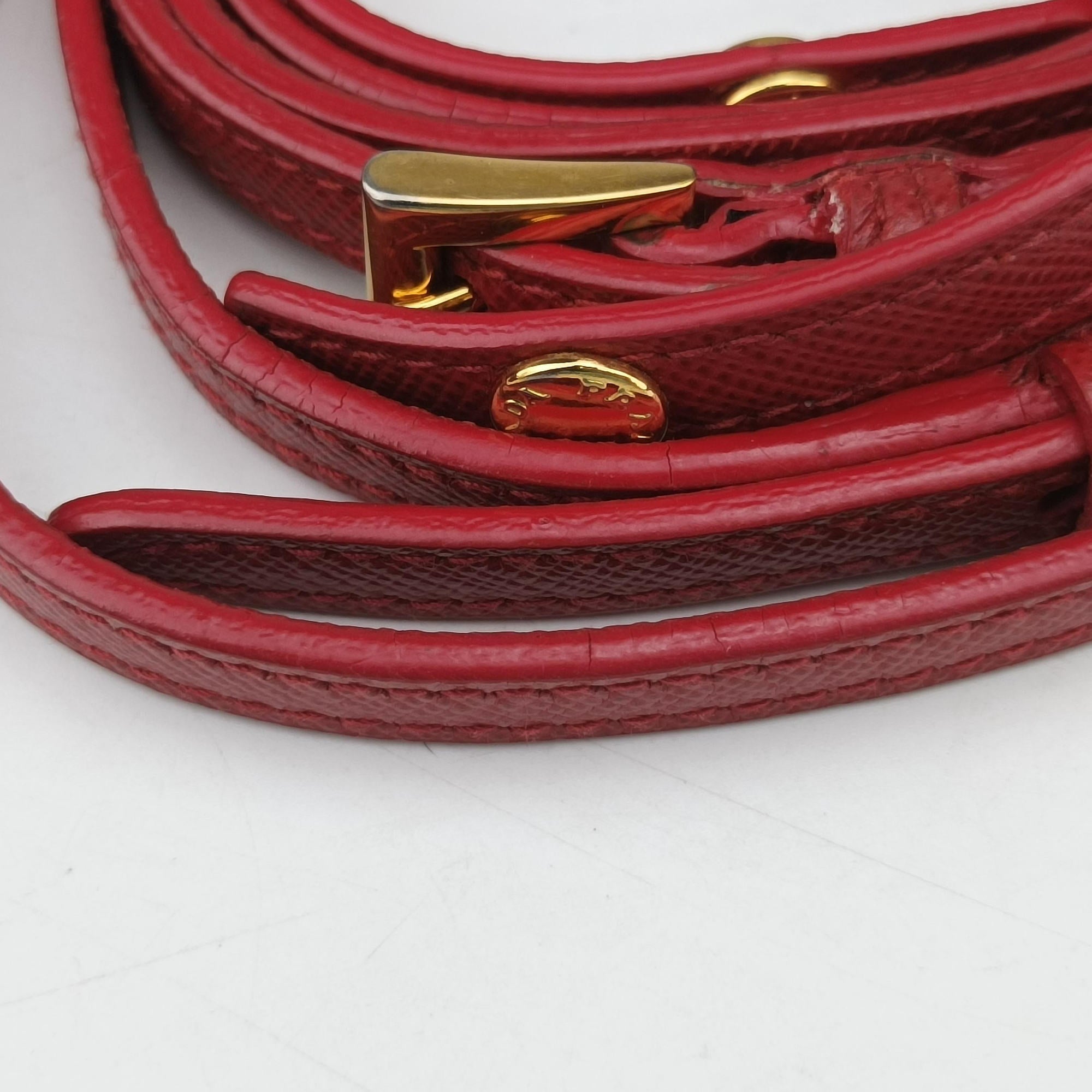 Pre-owned Prada Envelope Red x Orange Saffiano Leather  shoulderbag | stylenewstar
