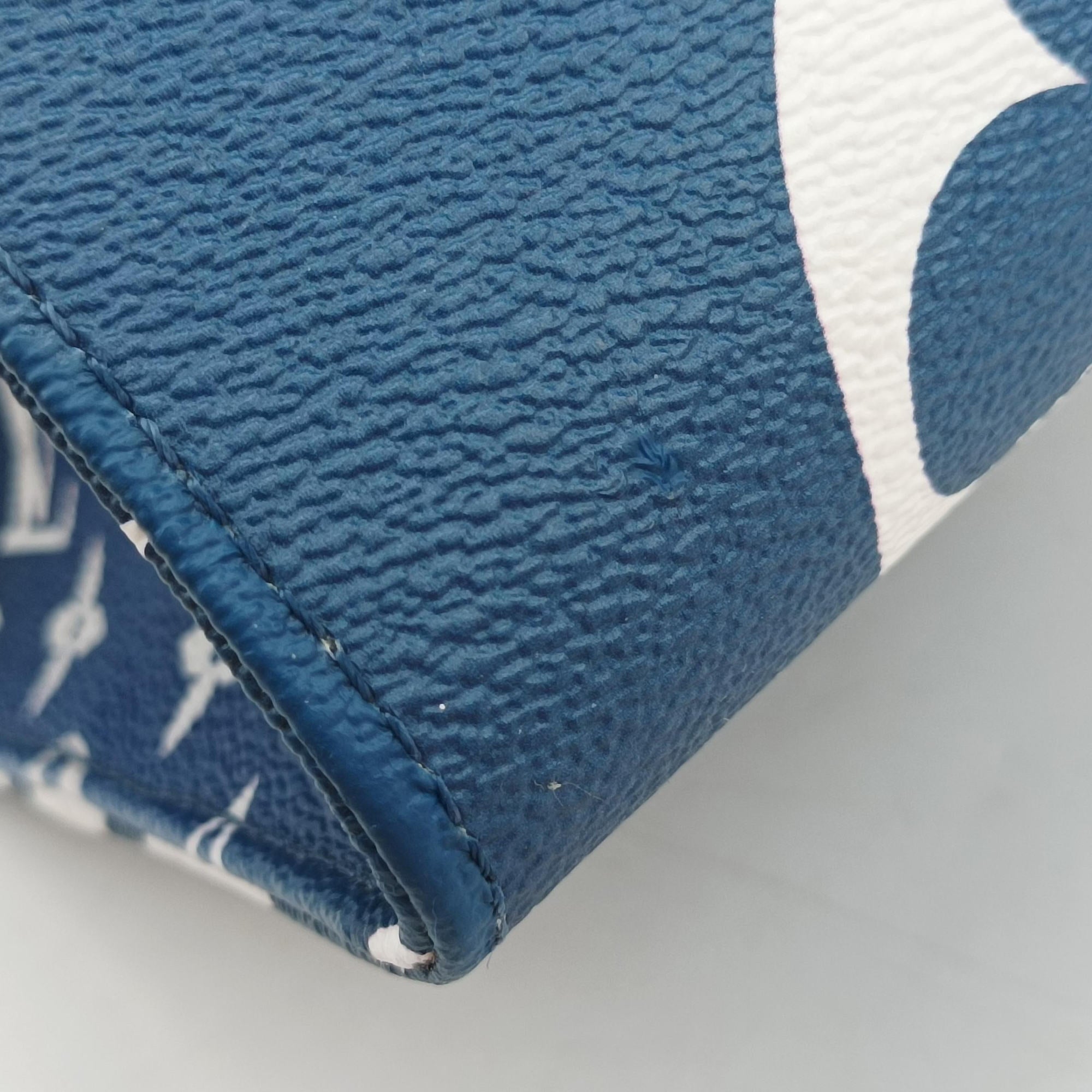 Pre-owned Louis Vuitton LV ESCALE OnTheGo GM Blue Monogram Giant M45120 shoulderbag | stylenewstar