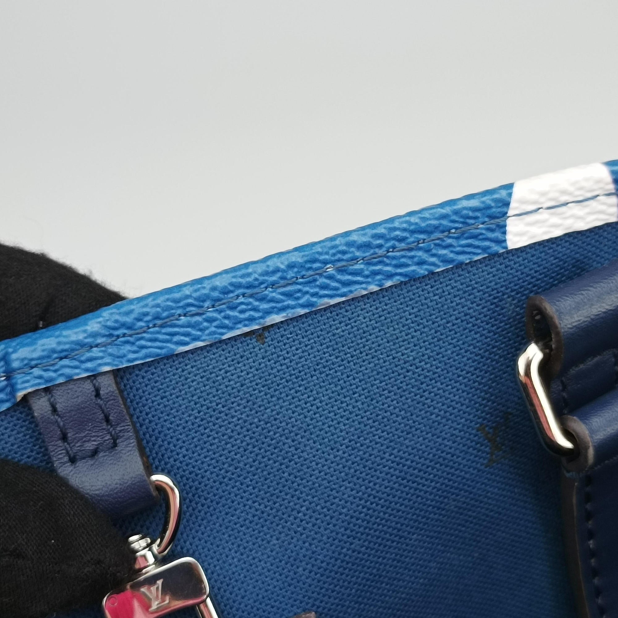 Pre-owned Louis Vuitton LV ESCALE OnTheGo GM Blue Monogram Giant M45120 shoulderbag | stylenewstar