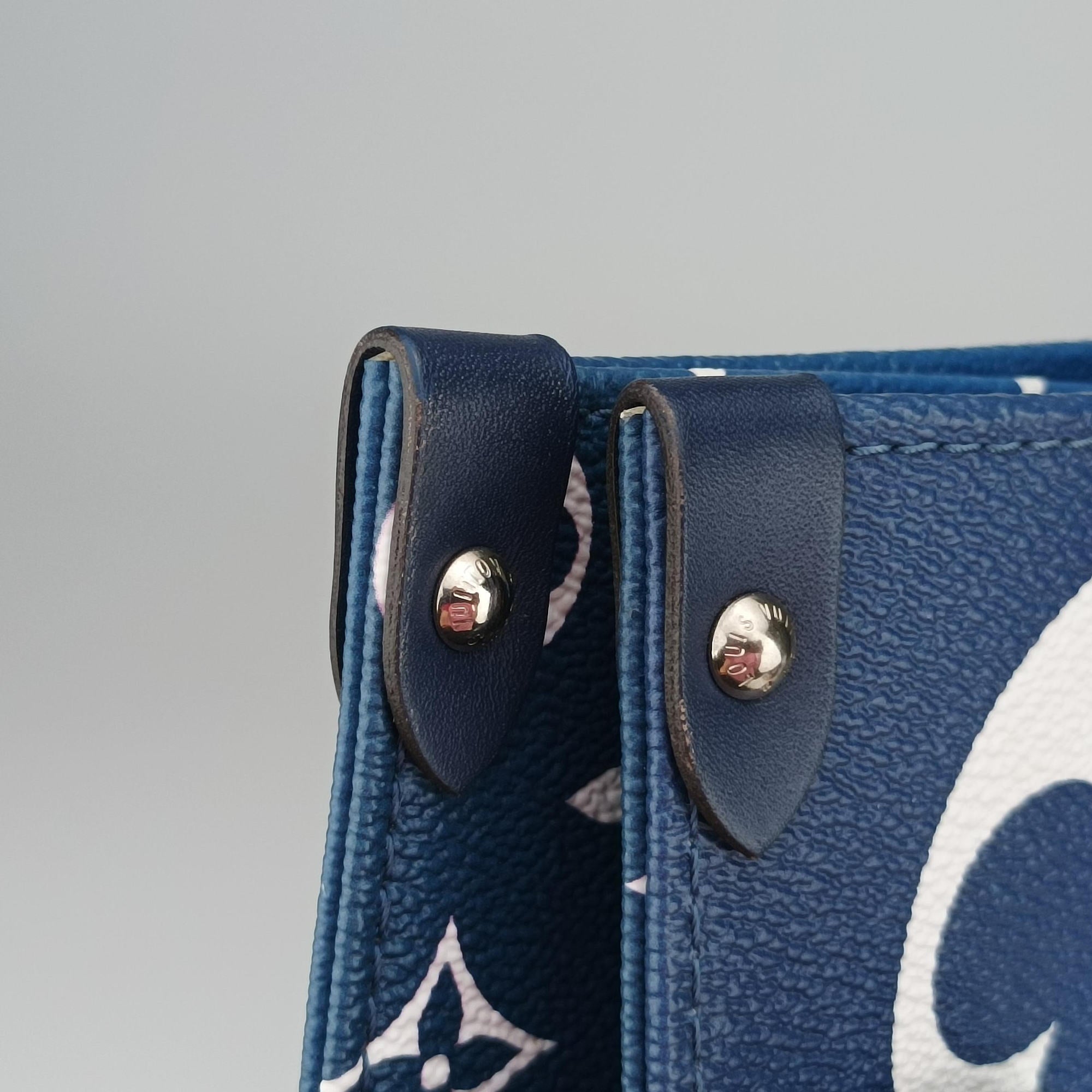 Pre-owned Louis Vuitton LV ESCALE OnTheGo GM Blue Monogram Giant M45120 shoulderbag | stylenewstar