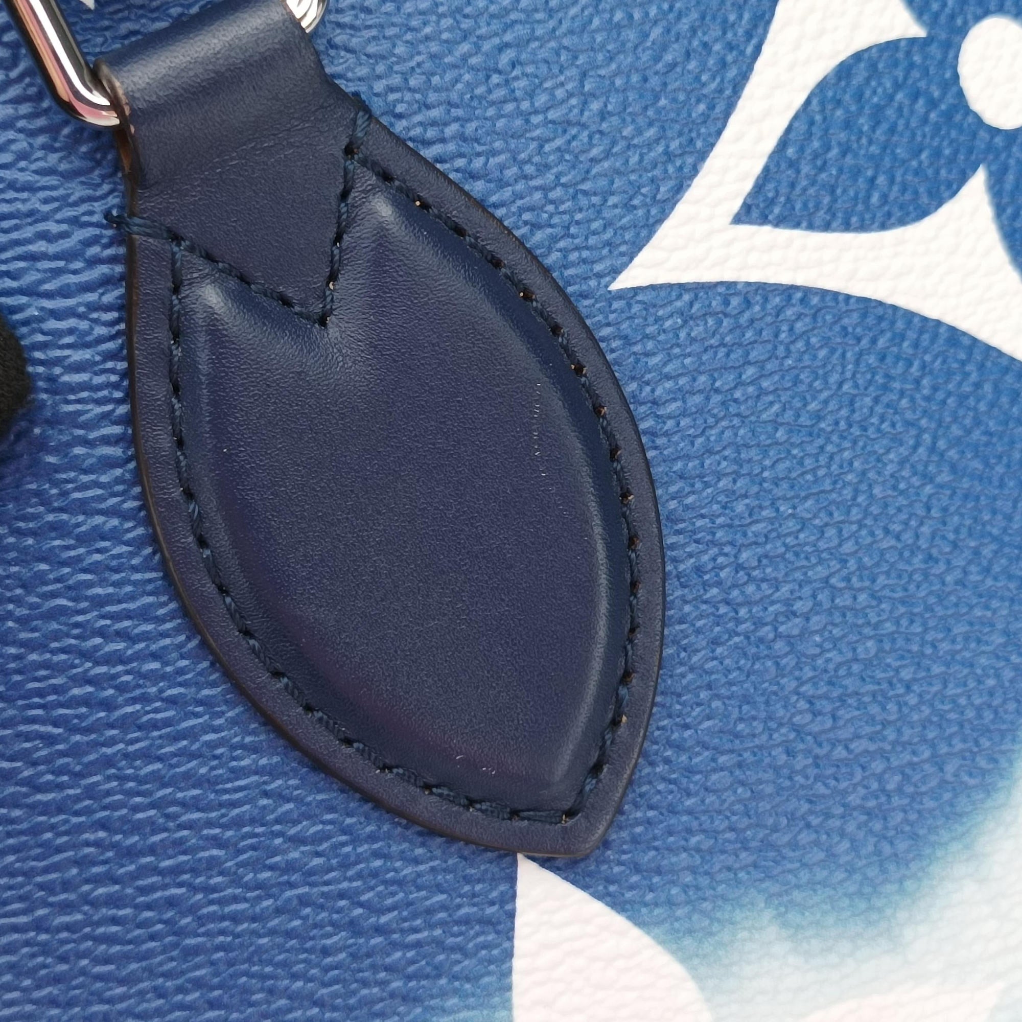 Pre-owned Louis Vuitton LV ESCALE OnTheGo GM Blue Monogram Giant M45120 shoulderbag | stylenewstar