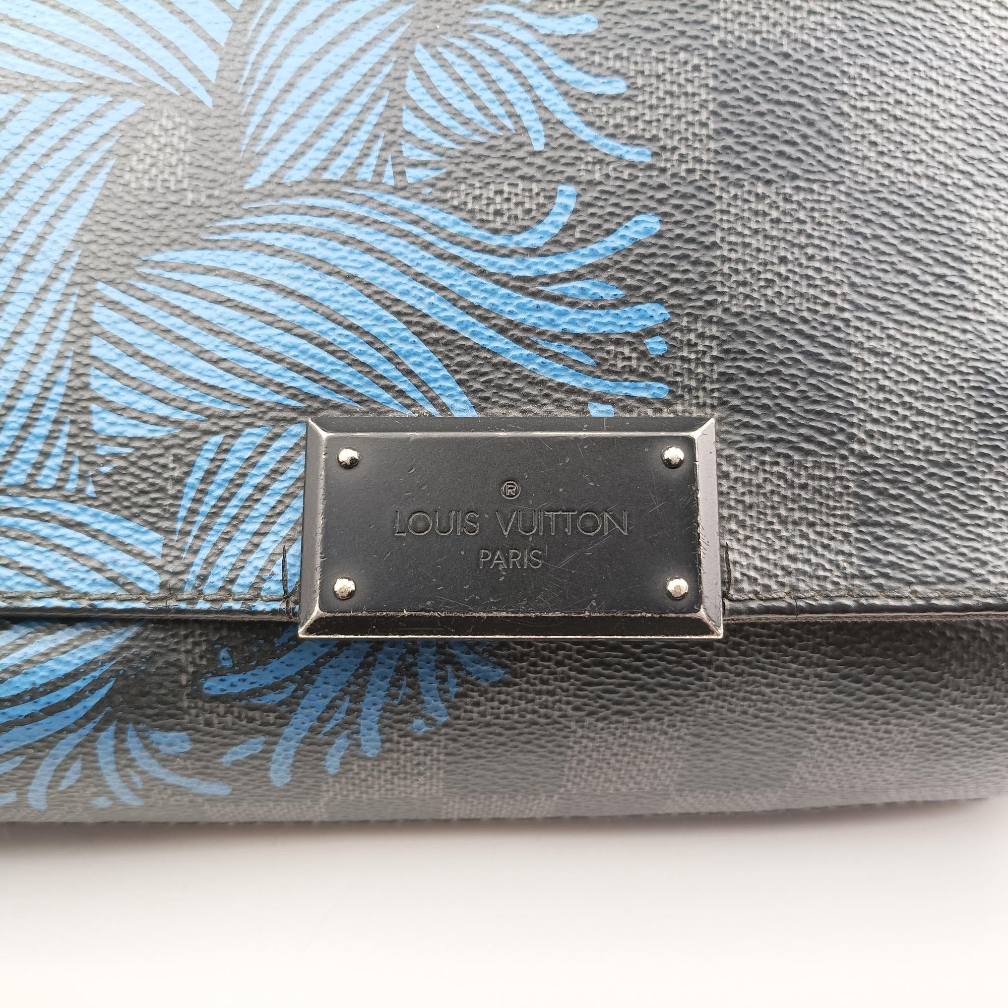 Vintage Louis Vuitton DISTRICT PM Noir Damier GRAPHITE N41714 shoulderbag | stylenewstar