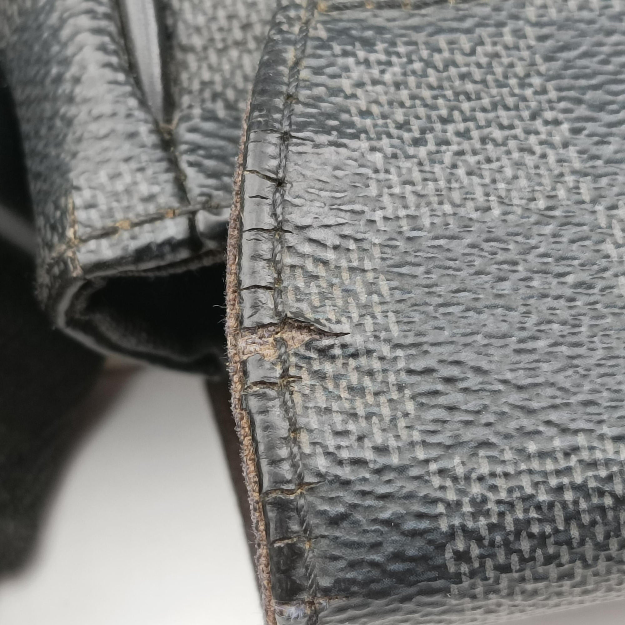 Vintage Louis Vuitton DISTRICT PM Noir Damier GRAPHITE N41714 shoulderbag | stylenewstar