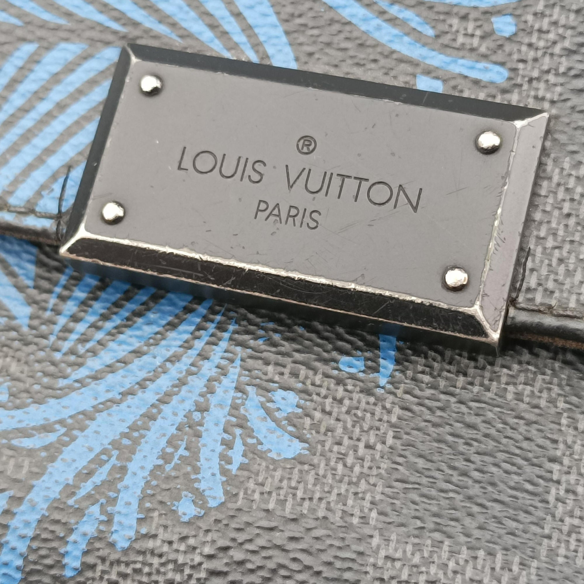 Vintage Louis Vuitton DISTRICT PM Noir Damier GRAPHITE N41714 shoulderbag | stylenewstar