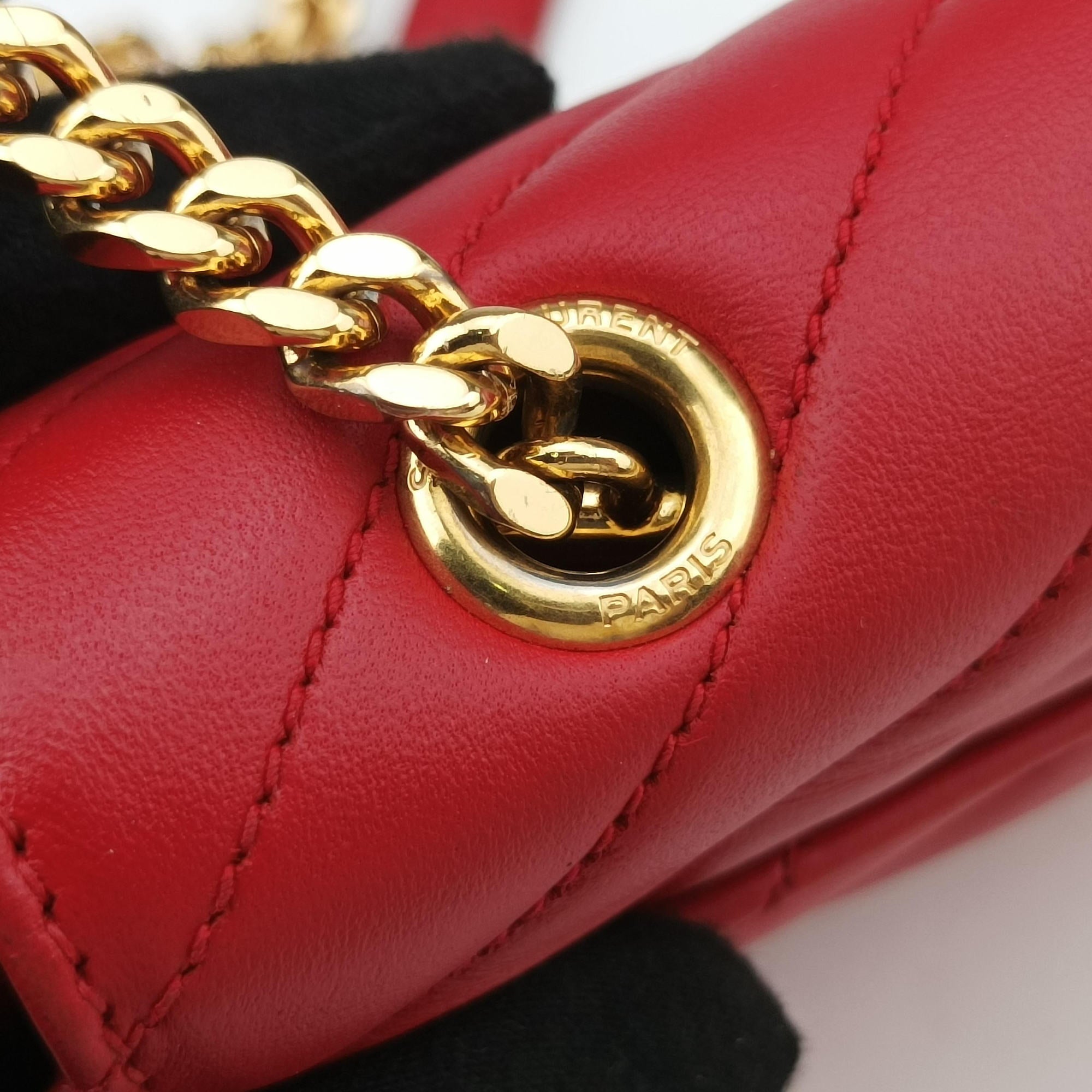 Vintage Yves Saint Laurent Baby Chai Red Leather 399289 shoulderbag | stylenewstar