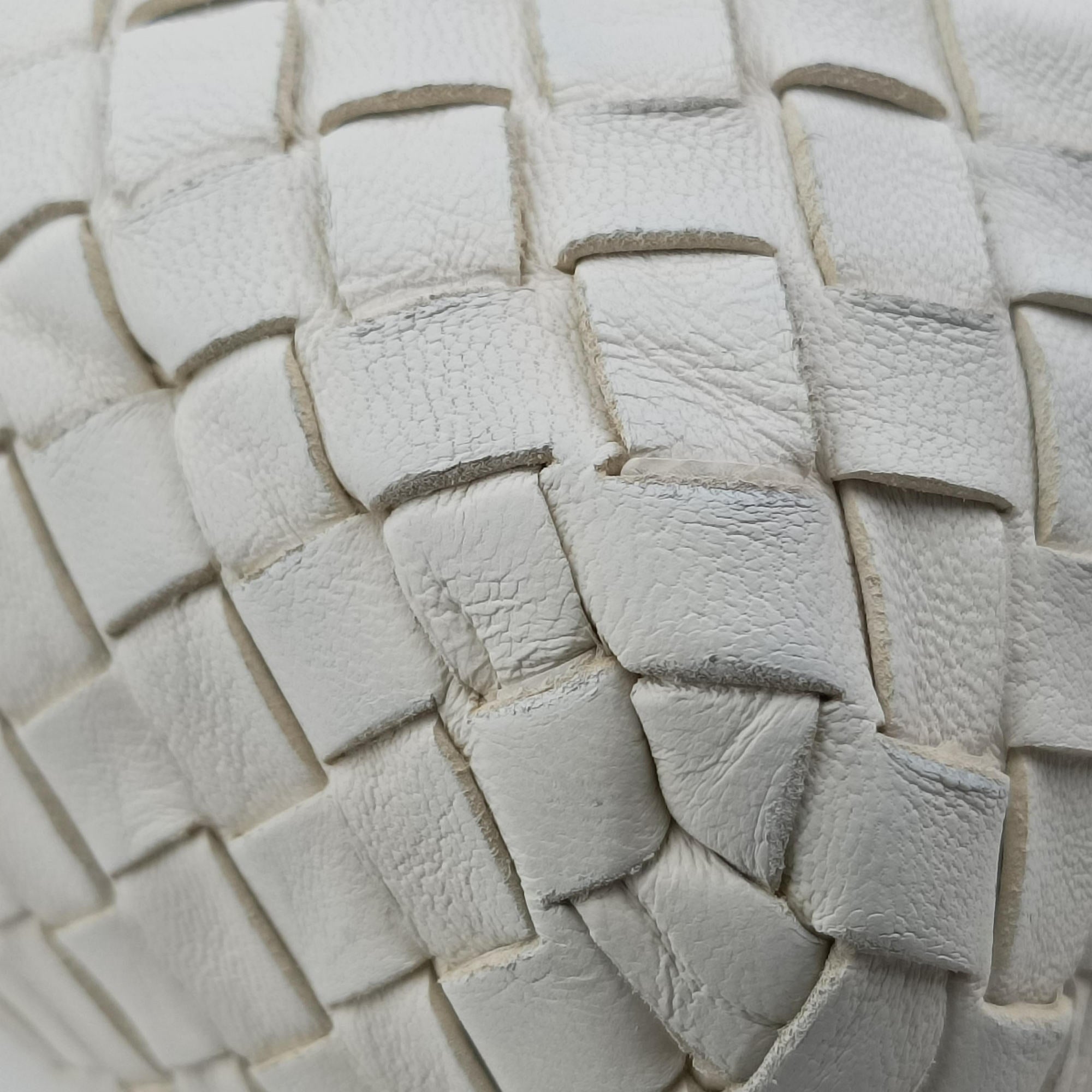 Pre-owned Bottega Veneta Intrecciato White lambskin  handbag | stylenewstar