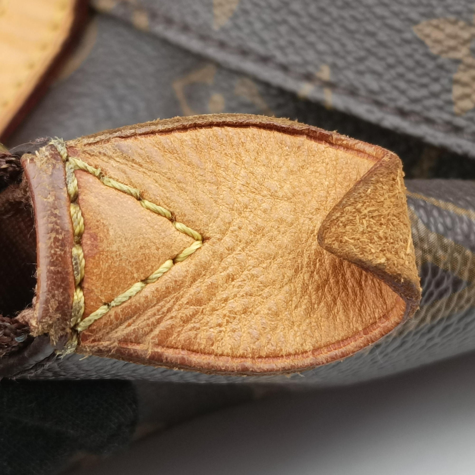 Pre-owned Louis Vuitton TOTALLY MM brown Monogram Canvas M56689 shoulderbag | stylenewstar