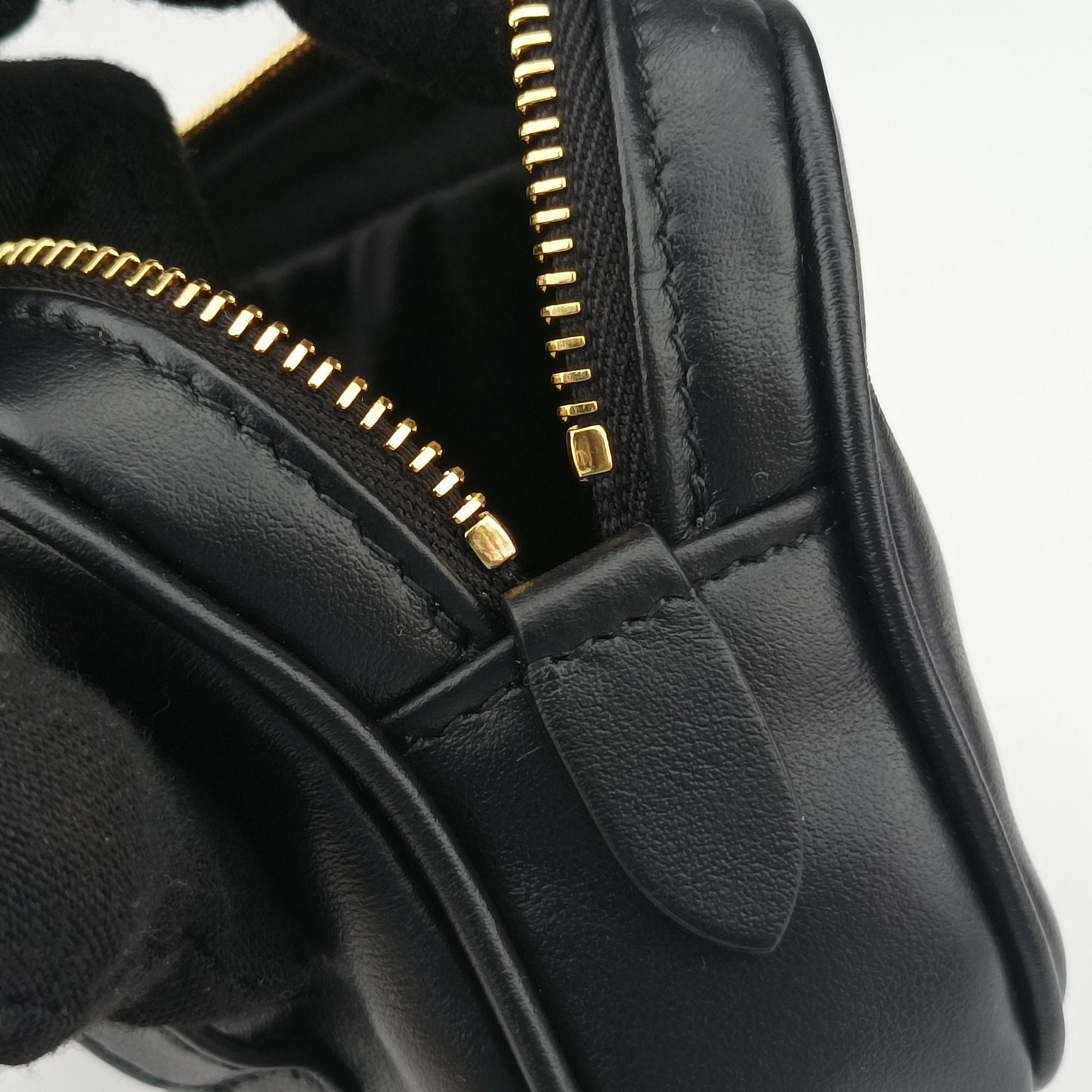 Pre-owned Miu Miu Logo belt Black leather  bum bag/waist bag | stylenewstar