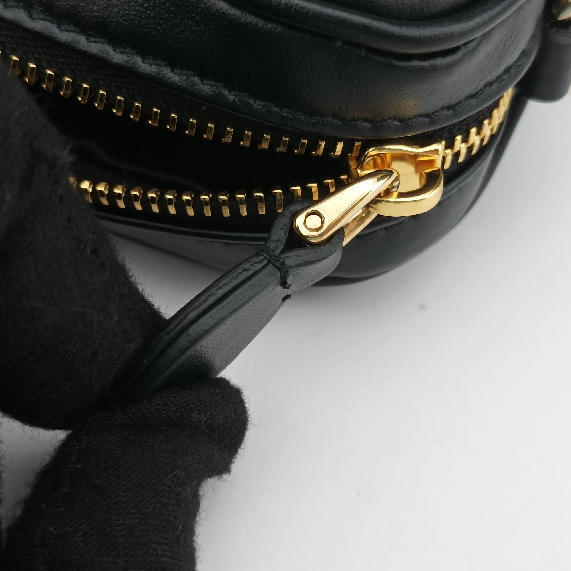 Pre-owned Miu Miu Logo belt Black leather  bum bag/waist bag | stylenewstar