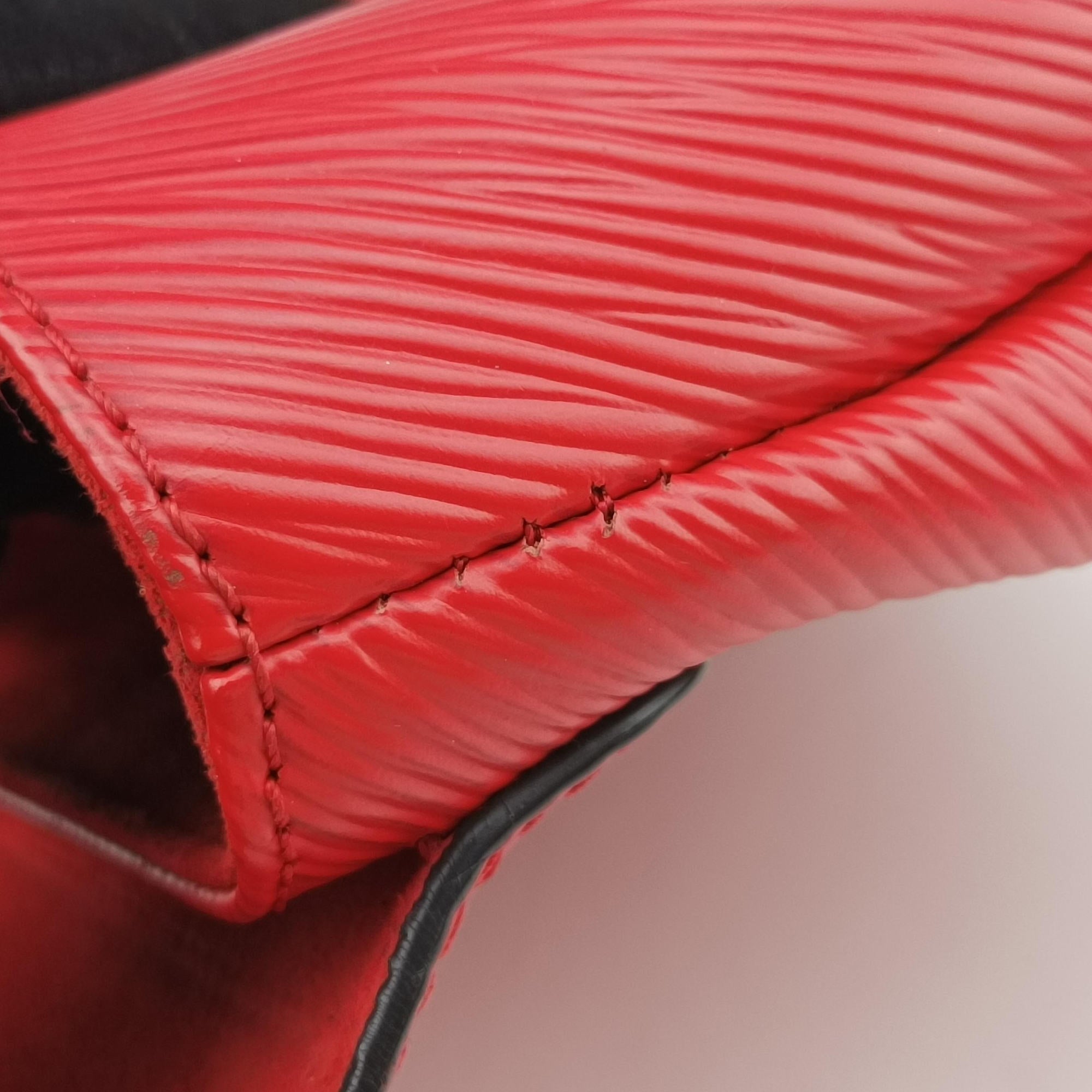 Pre-owned Louis Vuitton Locky BB Red Epi M53239 shoulderbag | stylenewstar