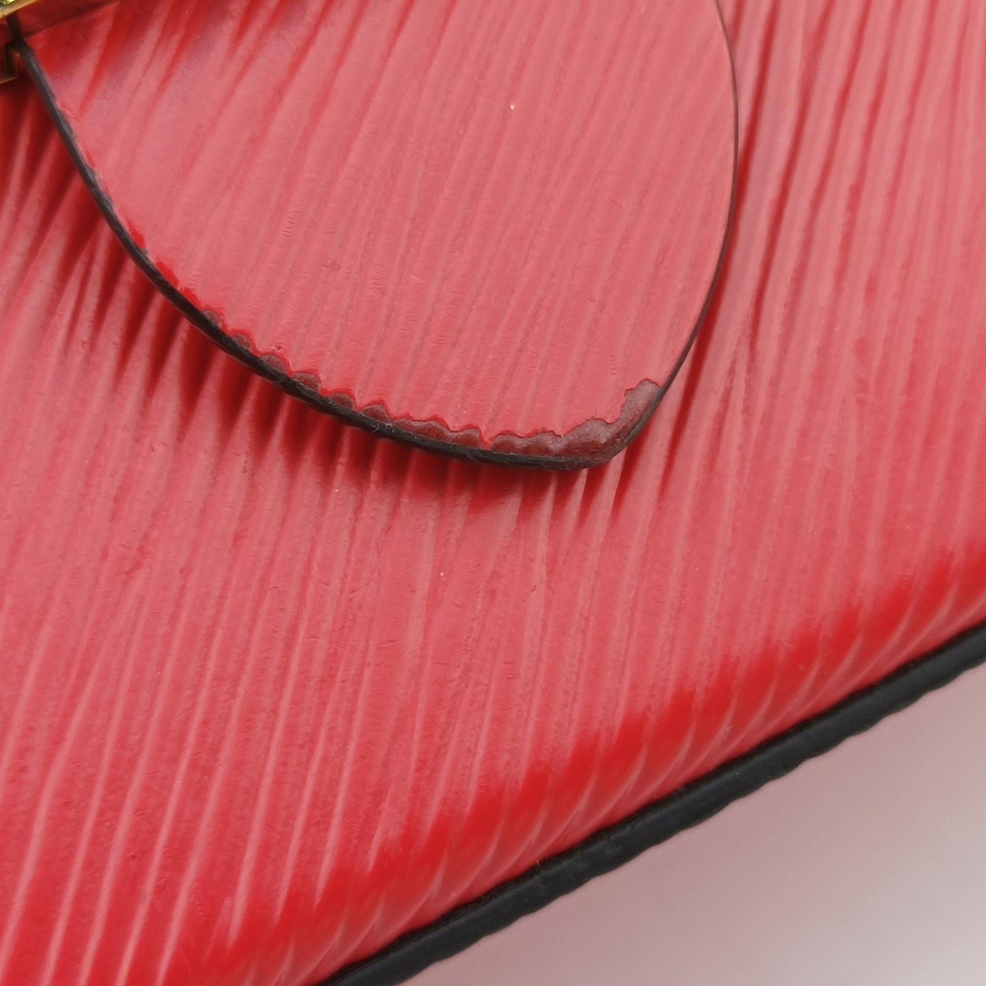 Pre-owned Louis Vuitton Locky BB Red Epi M53239 shoulderbag | stylenewstar