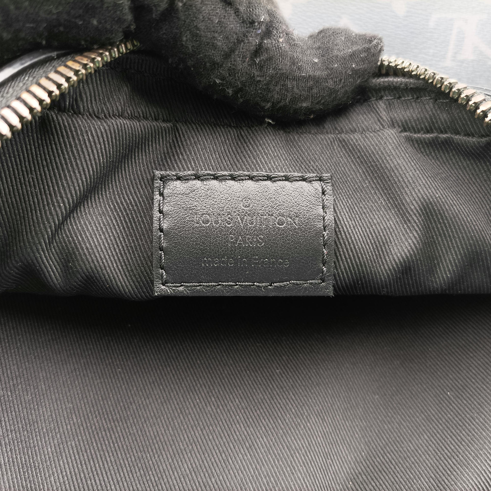 Pre-owned Louis Vuitton Trio Messenger black Monogram Eclipse Reverse M69443 shoulderbag | stylenewstar