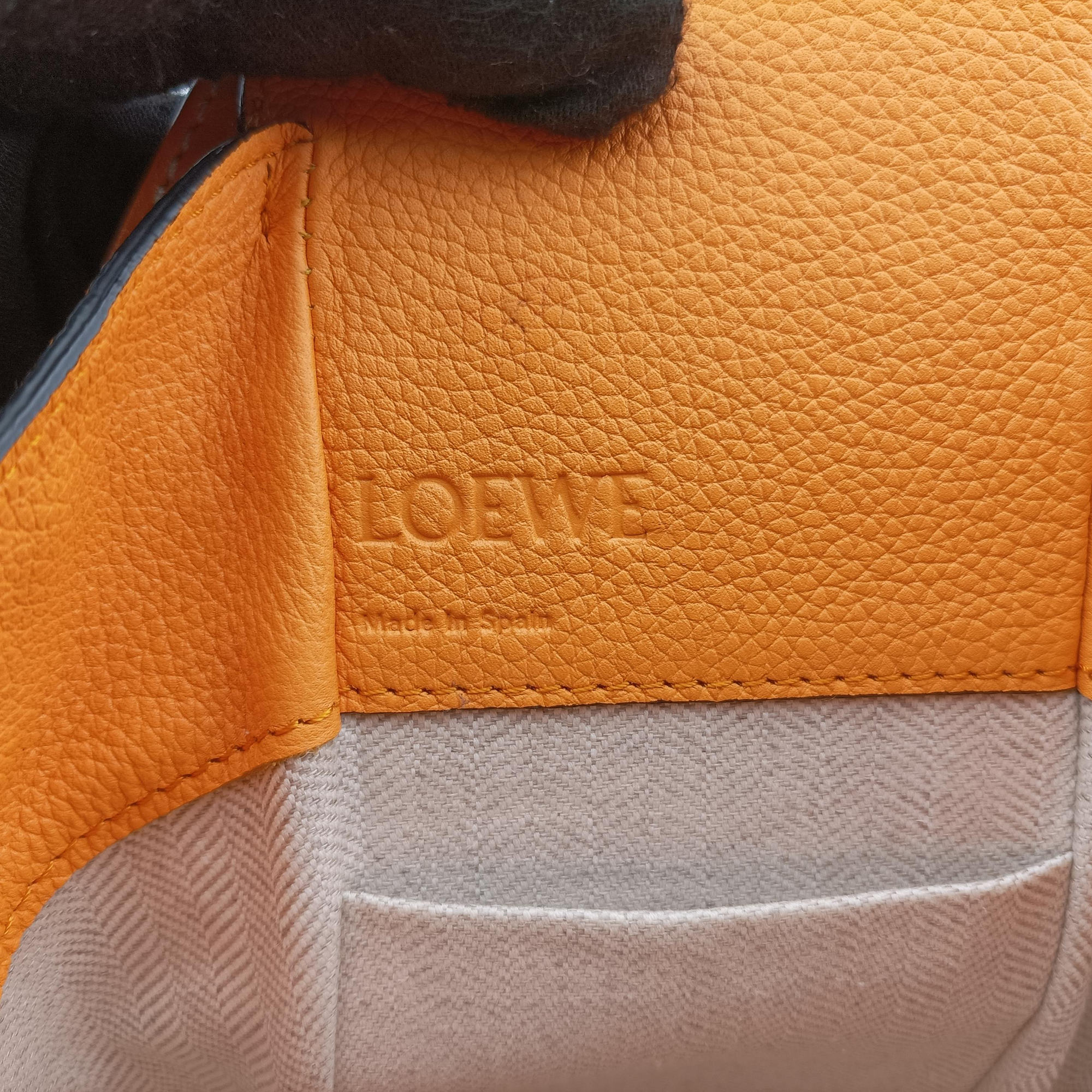 Pre-owned Loewe Hammock Drawstring Mini Orange Leather  shoulderbag | stylenewstar
