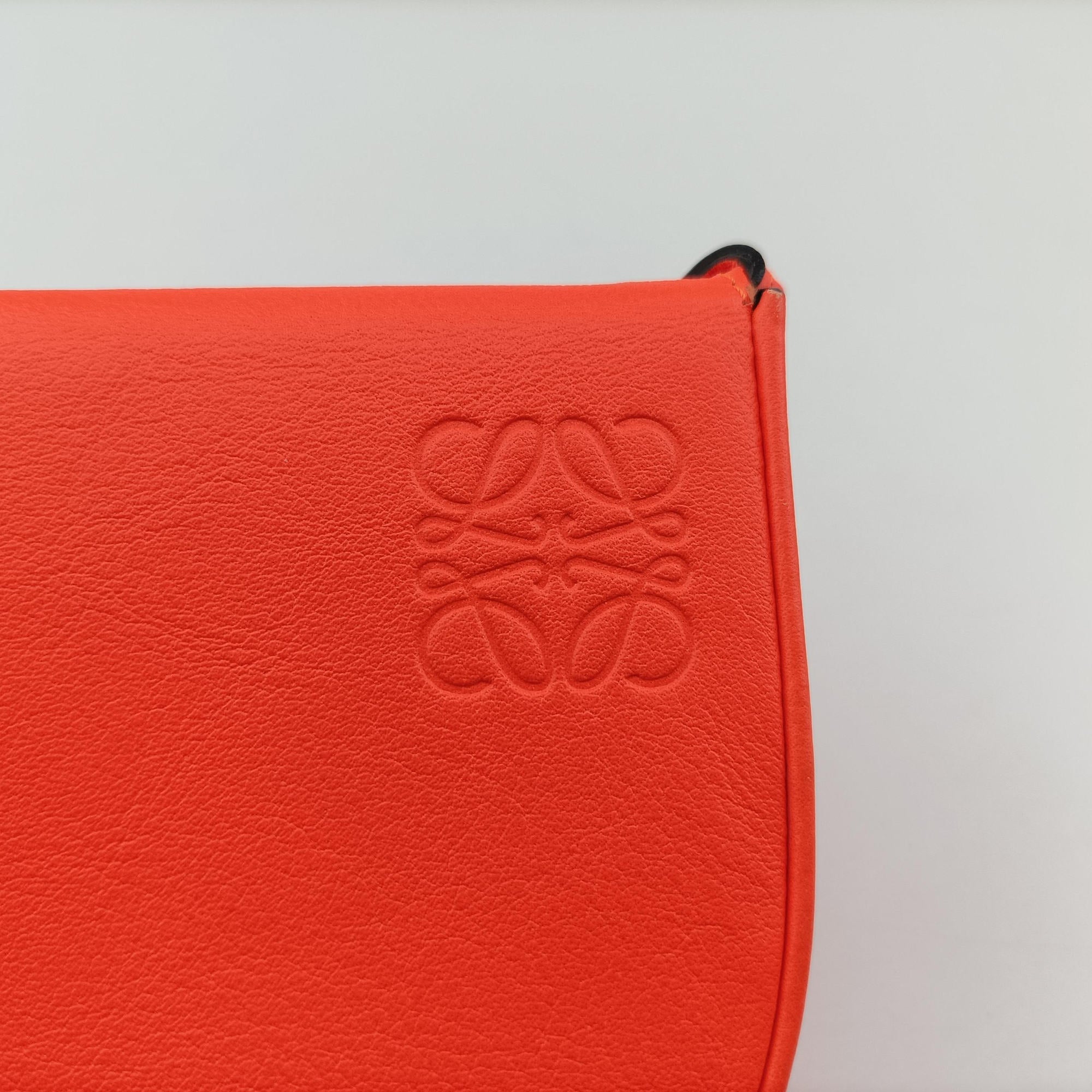 Pre-owned Loewe Heel Pouch mini Orange Leather  shoulderbag | stylenewstar
