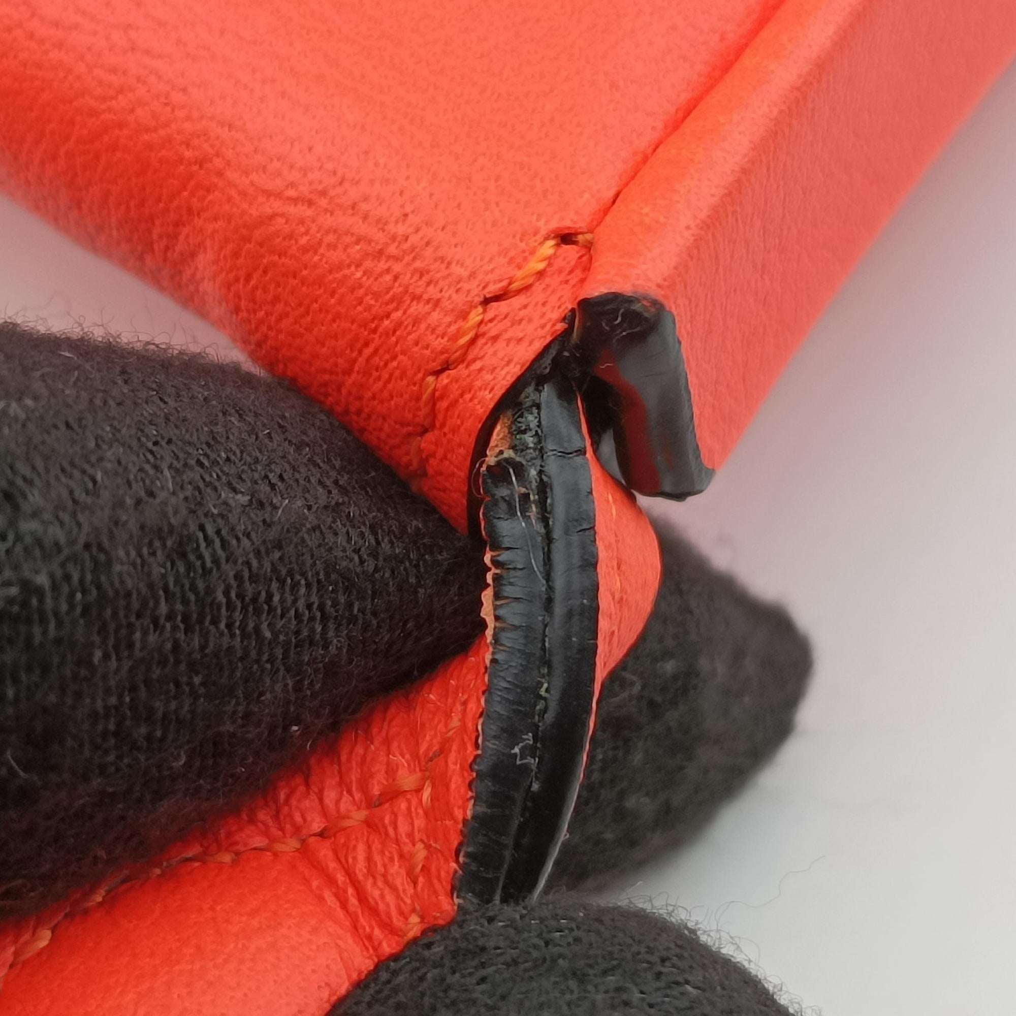 Pre-owned Loewe Heel Pouch mini Orange Leather  shoulderbag | stylenewstar
