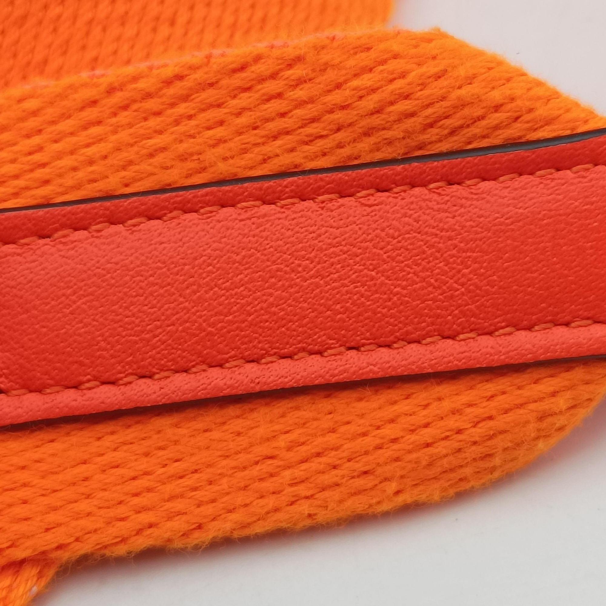 Pre-owned Loewe Heel Pouch mini Orange Leather  shoulderbag | stylenewstar
