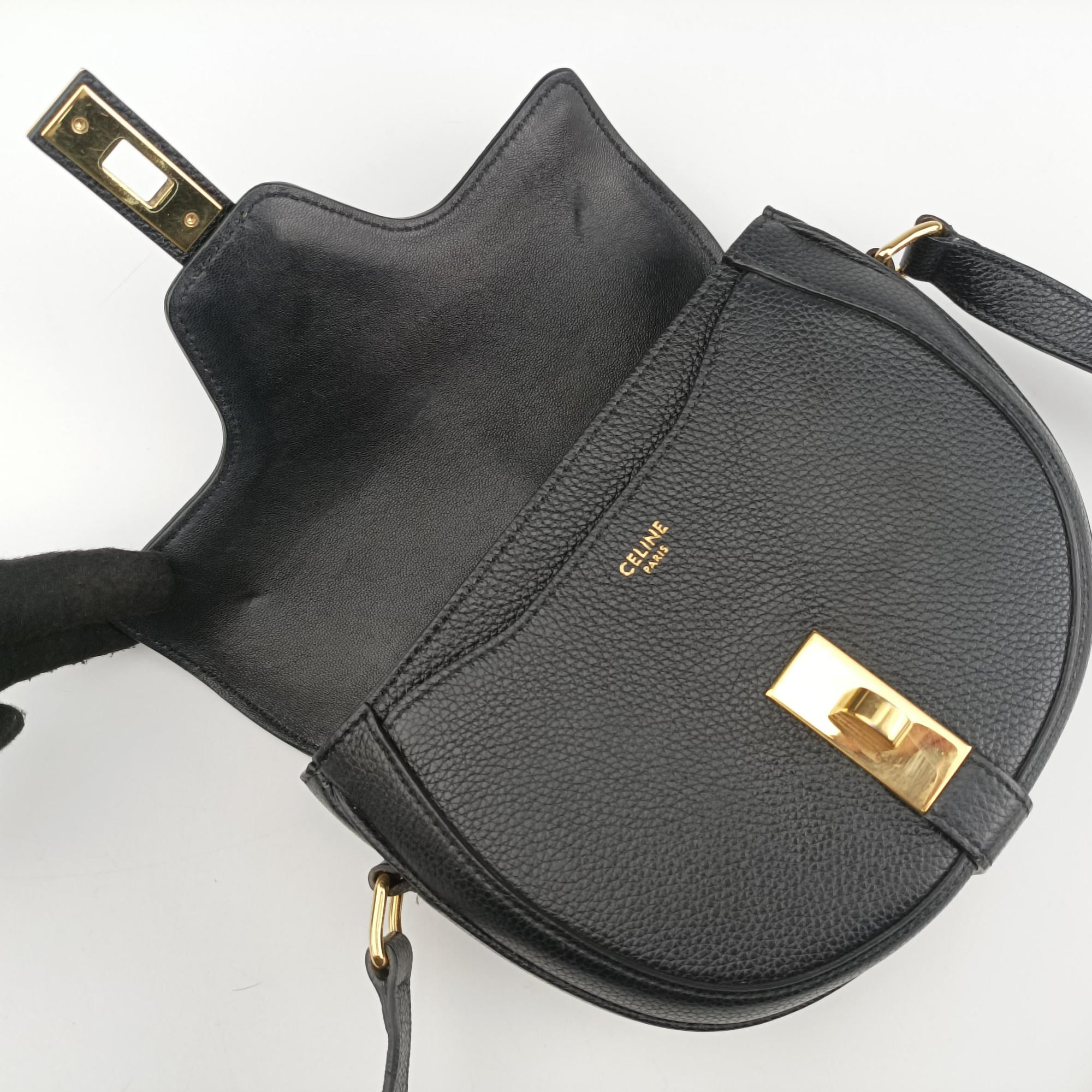Pre-owned Celine Small Besace 16 Black Leather  shoulderbag | stylenewstar