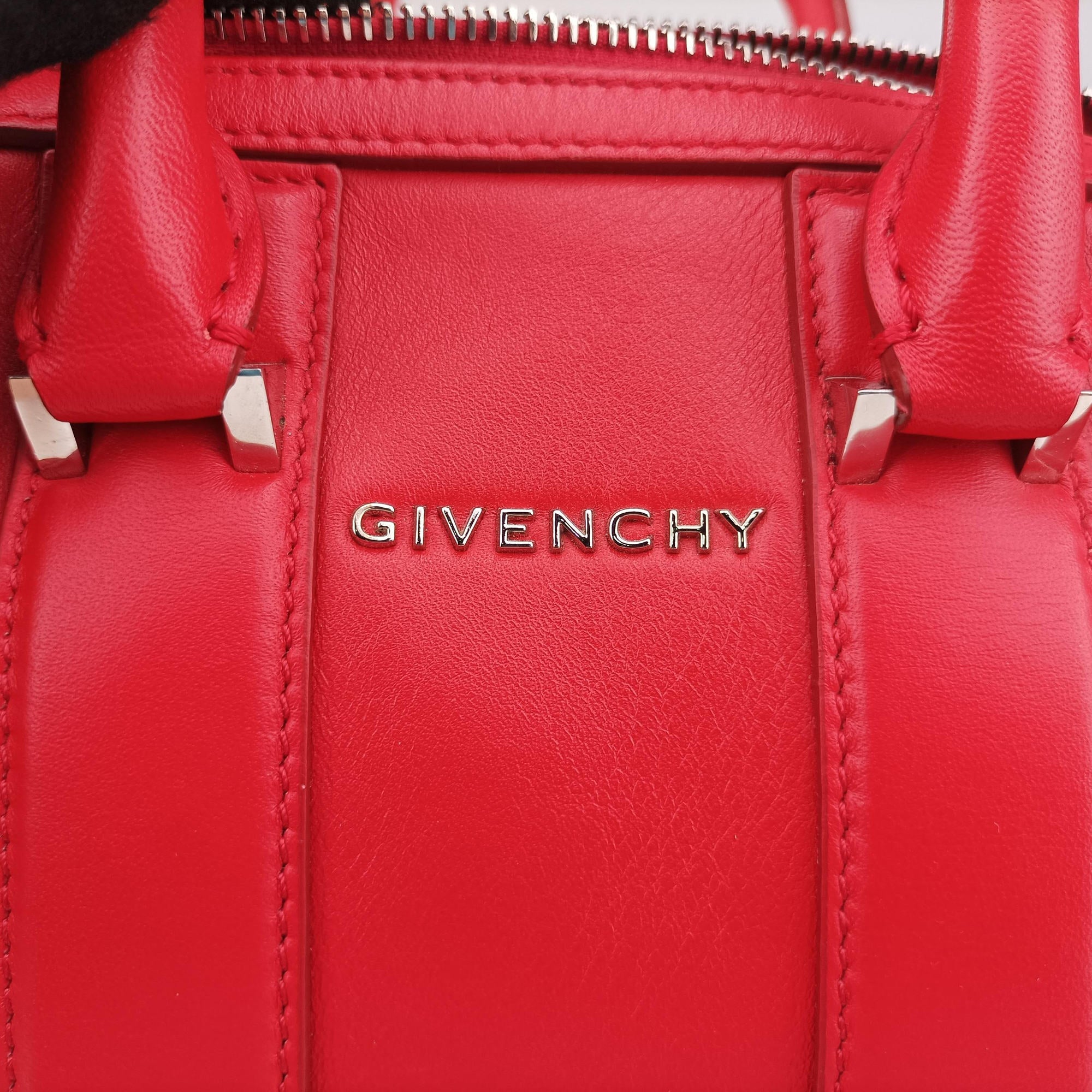Pre-owned Givenchy Lucrezia MINI Red Leather  shoulderbag | stylenewstar