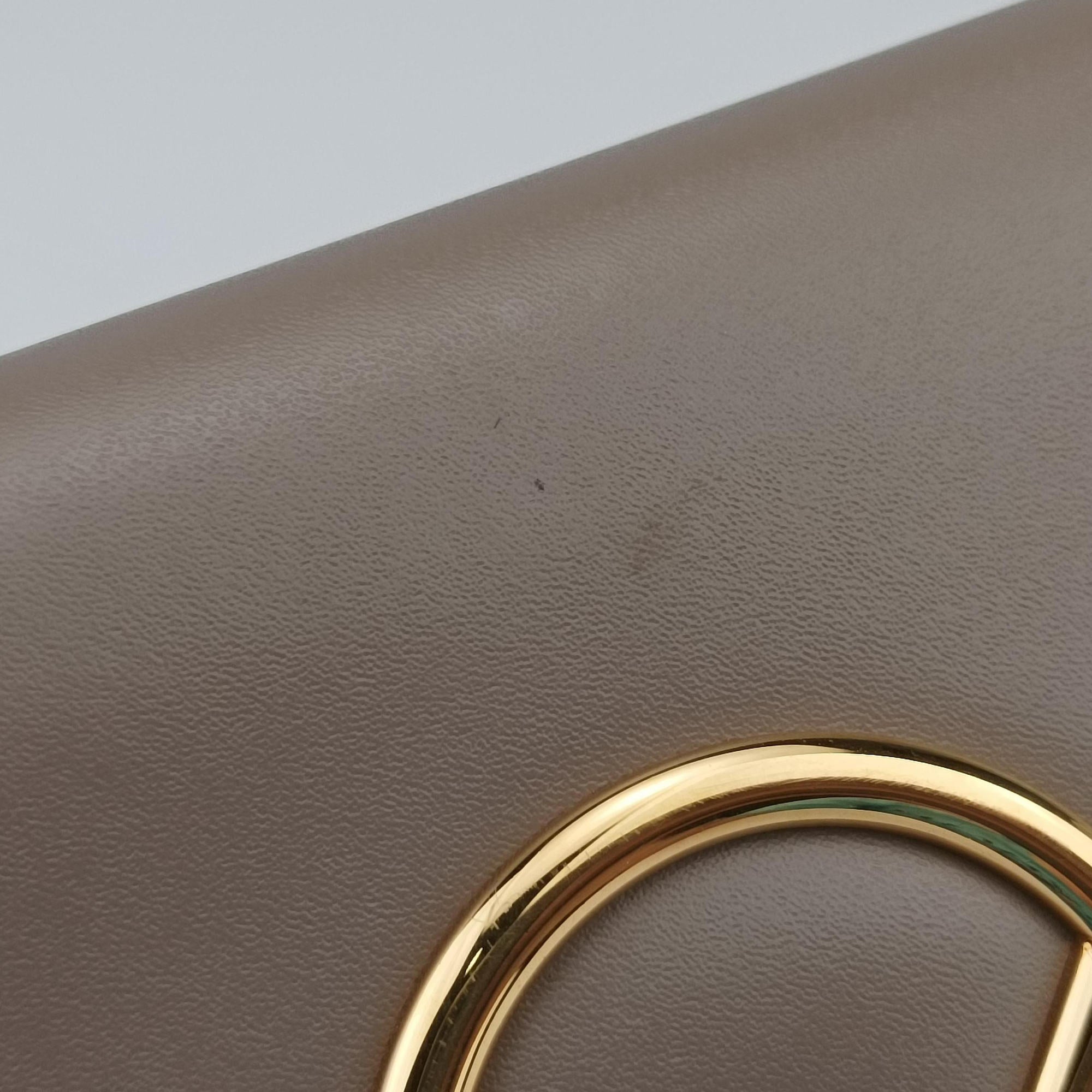 Pre-owned Fendi F is Beige Leather 8BM005 shoulderbag | stylenewstar