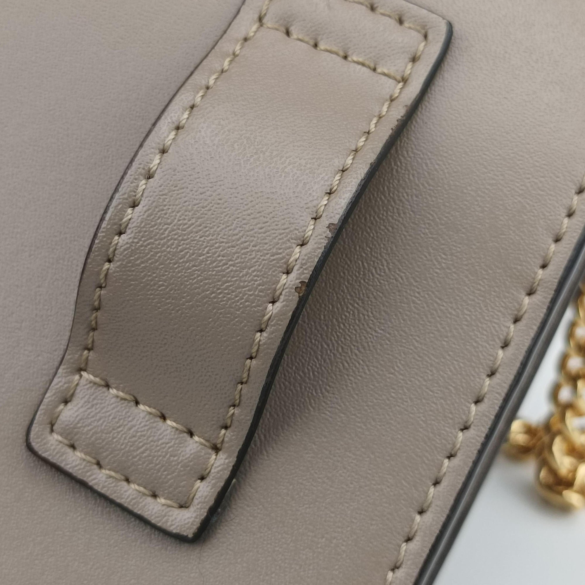 Pre-owned Fendi F is Beige Leather 8BM005 shoulderbag | stylenewstar