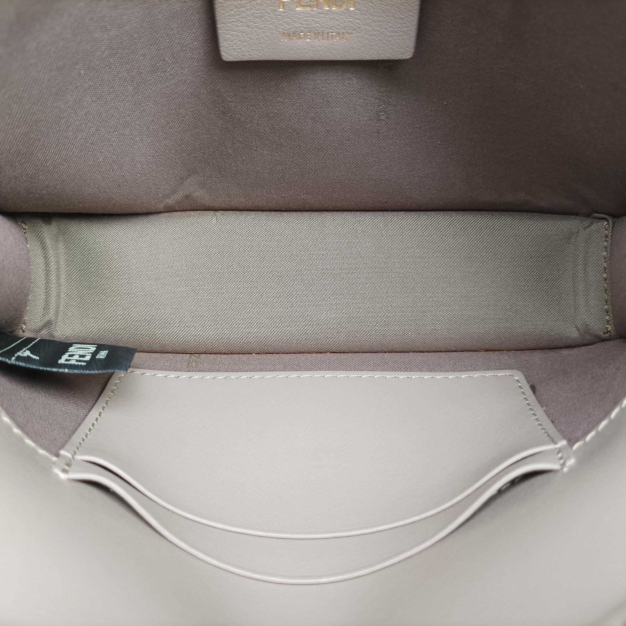 Pre-owned Fendi F is Beige Leather 8BM005 shoulderbag | stylenewstar