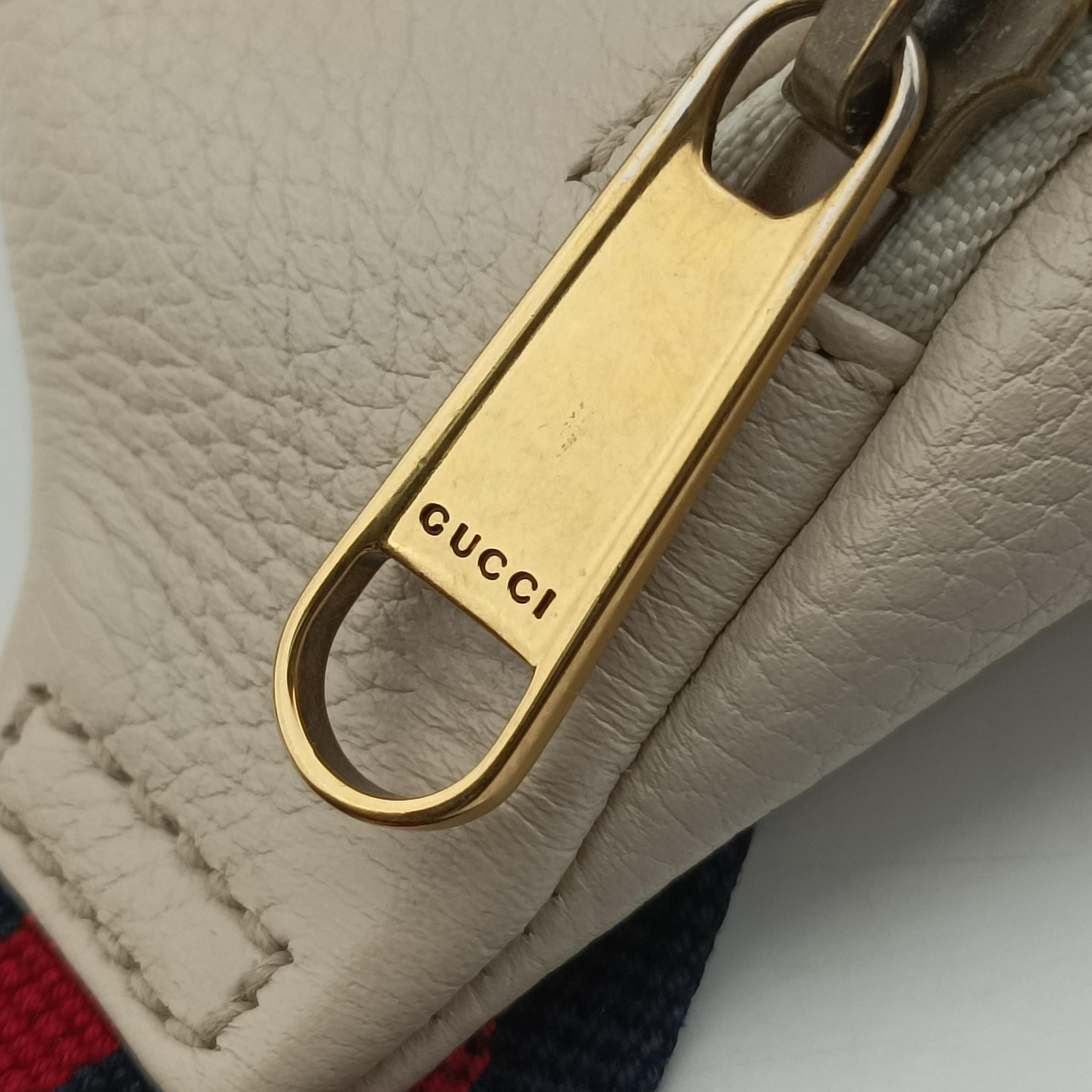 Pre-owned Gucci Print White Leather 527792 bum bag/waist bag | stylenewstar